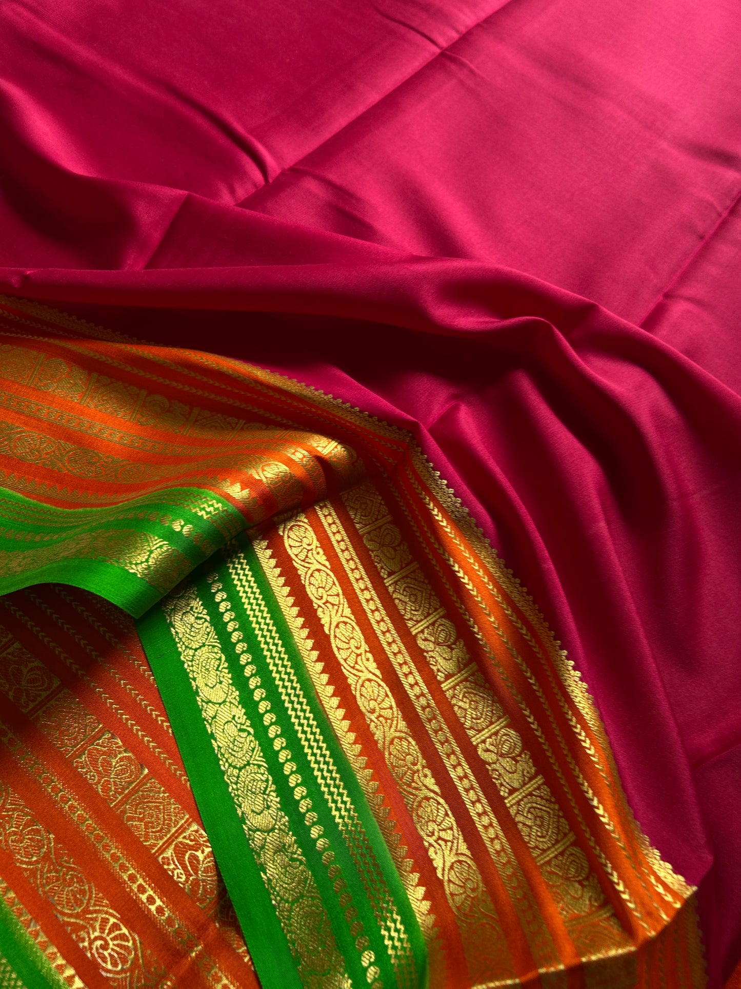Kalpana (3D) : dark pink-orange-green