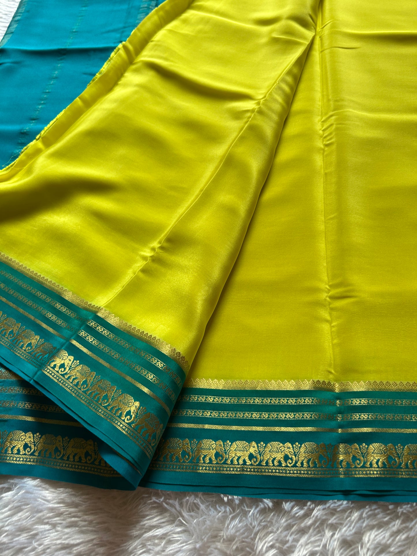 Eshwari (2D) : Lime Yellow-Teal Blue