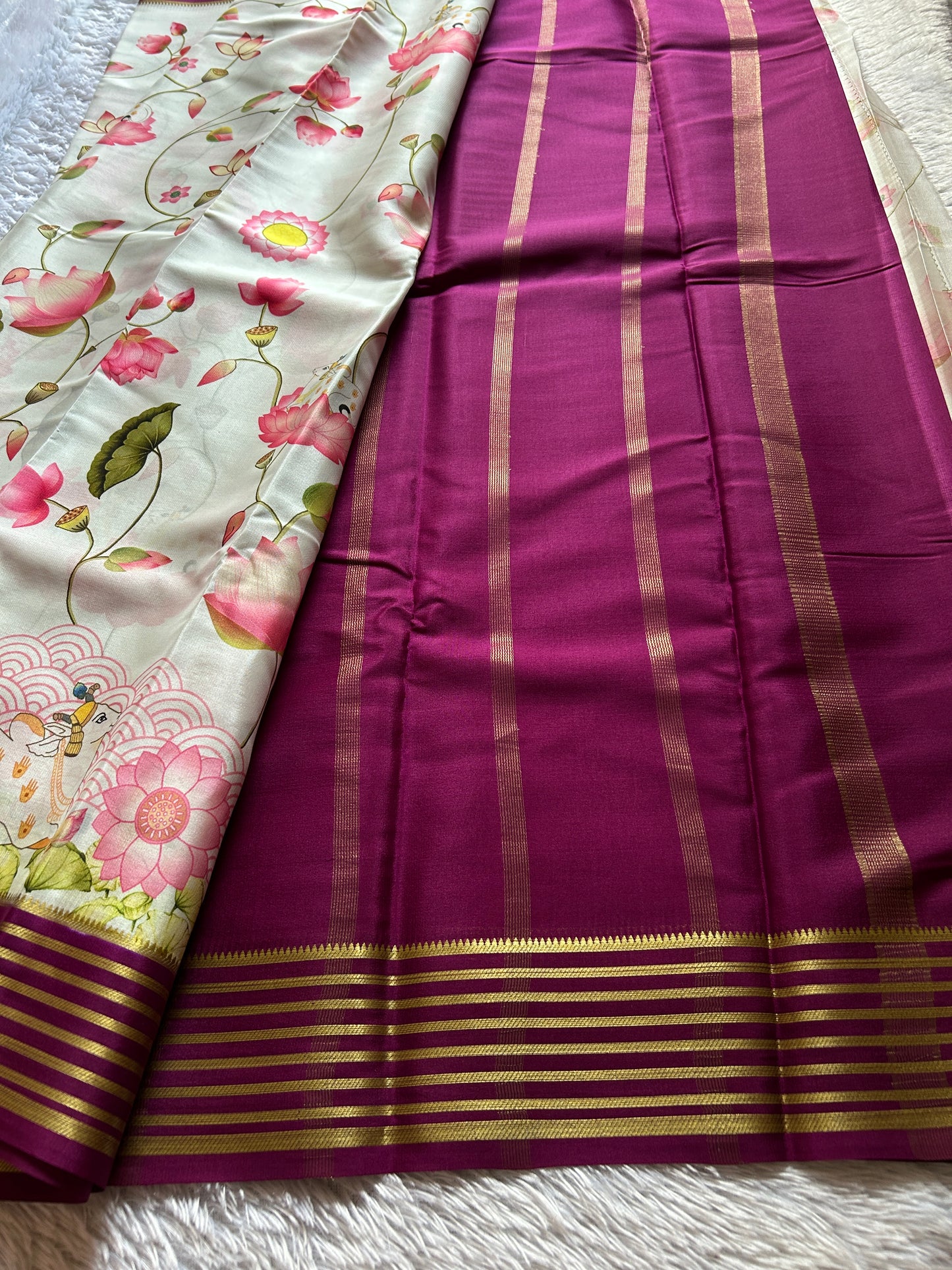 Kamala (2D) : Off white- magenta