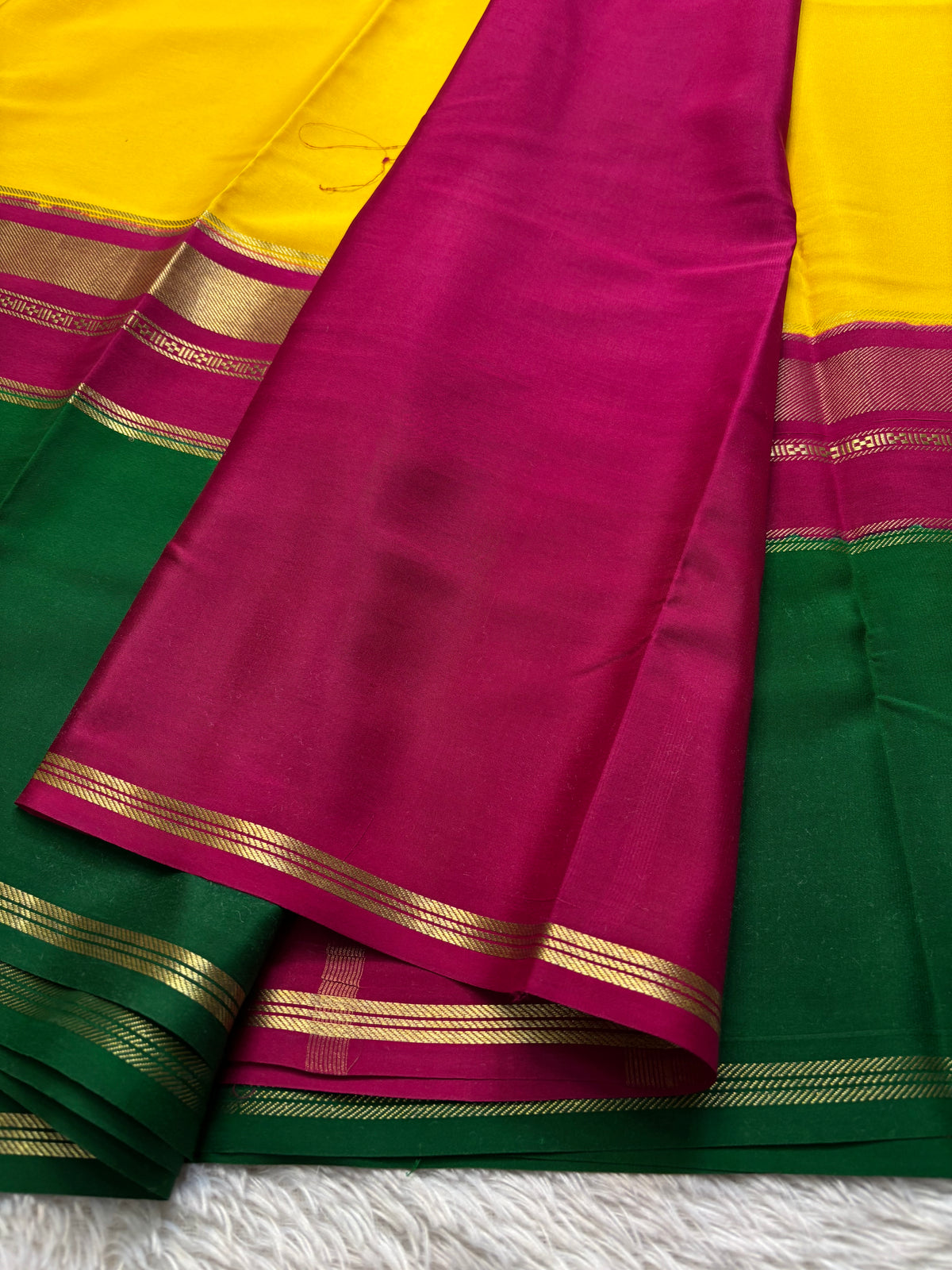 Triveni (3D) : Yellow-pink-green