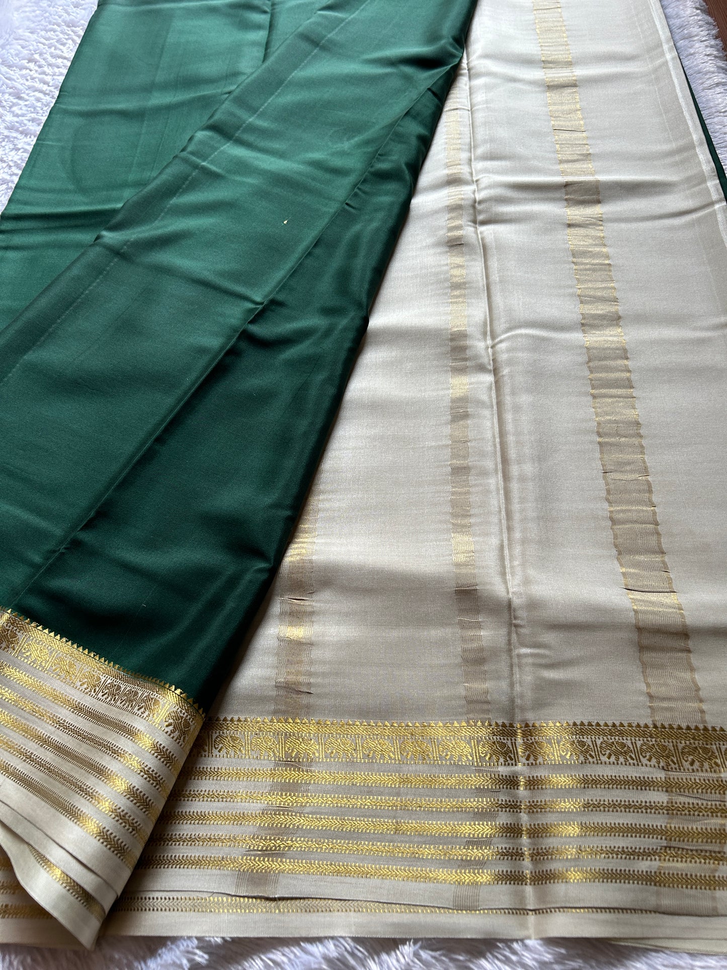 Soujanya : Dark green-off white