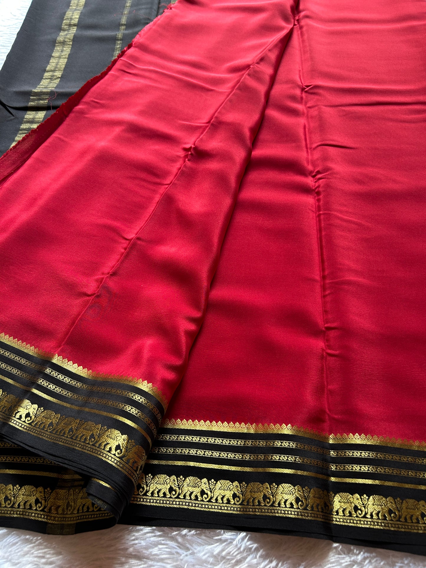 Eshwari (2D) : Dark Red-Black