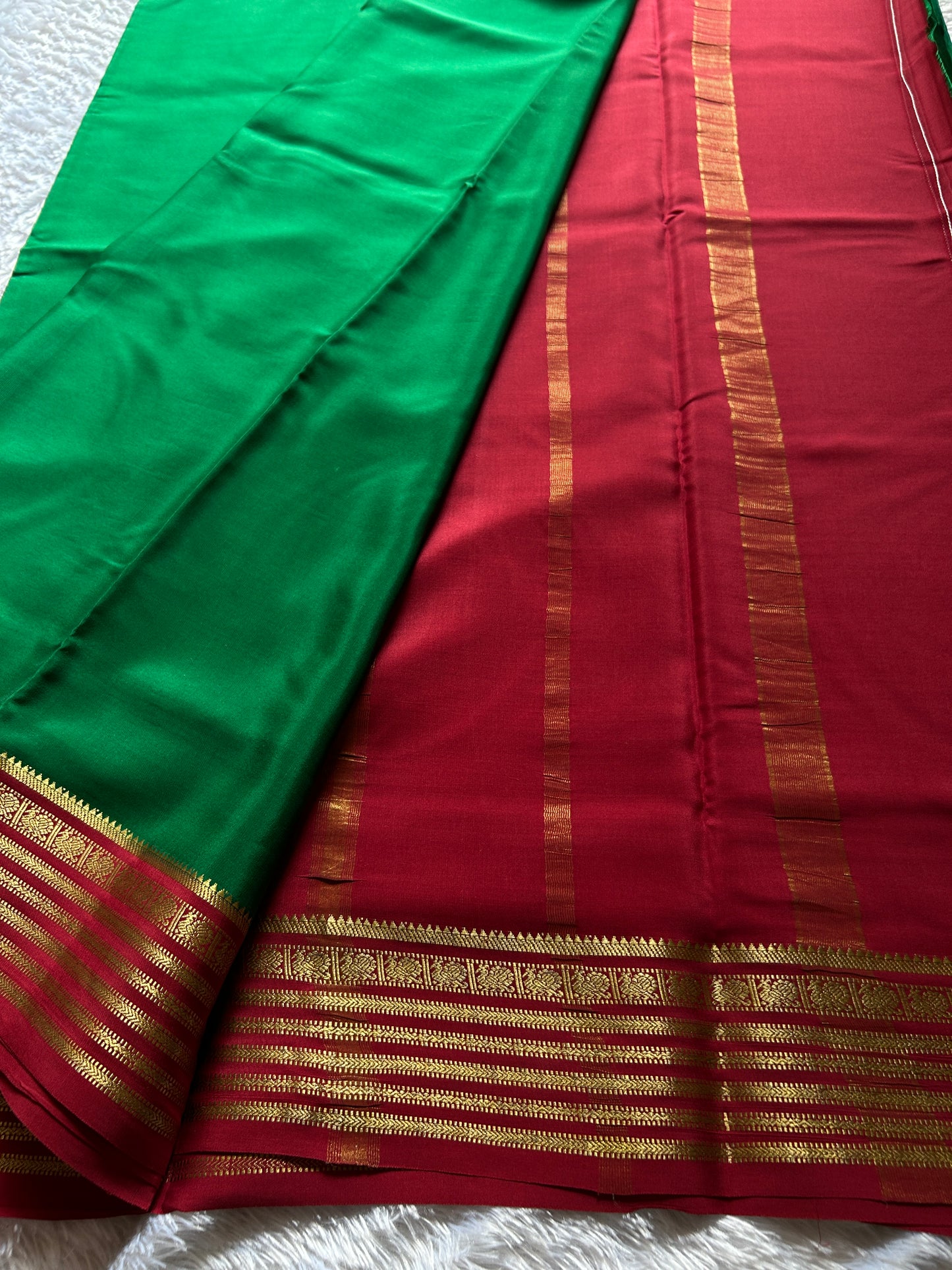 Soujanya (2D) : Green-Dark Red