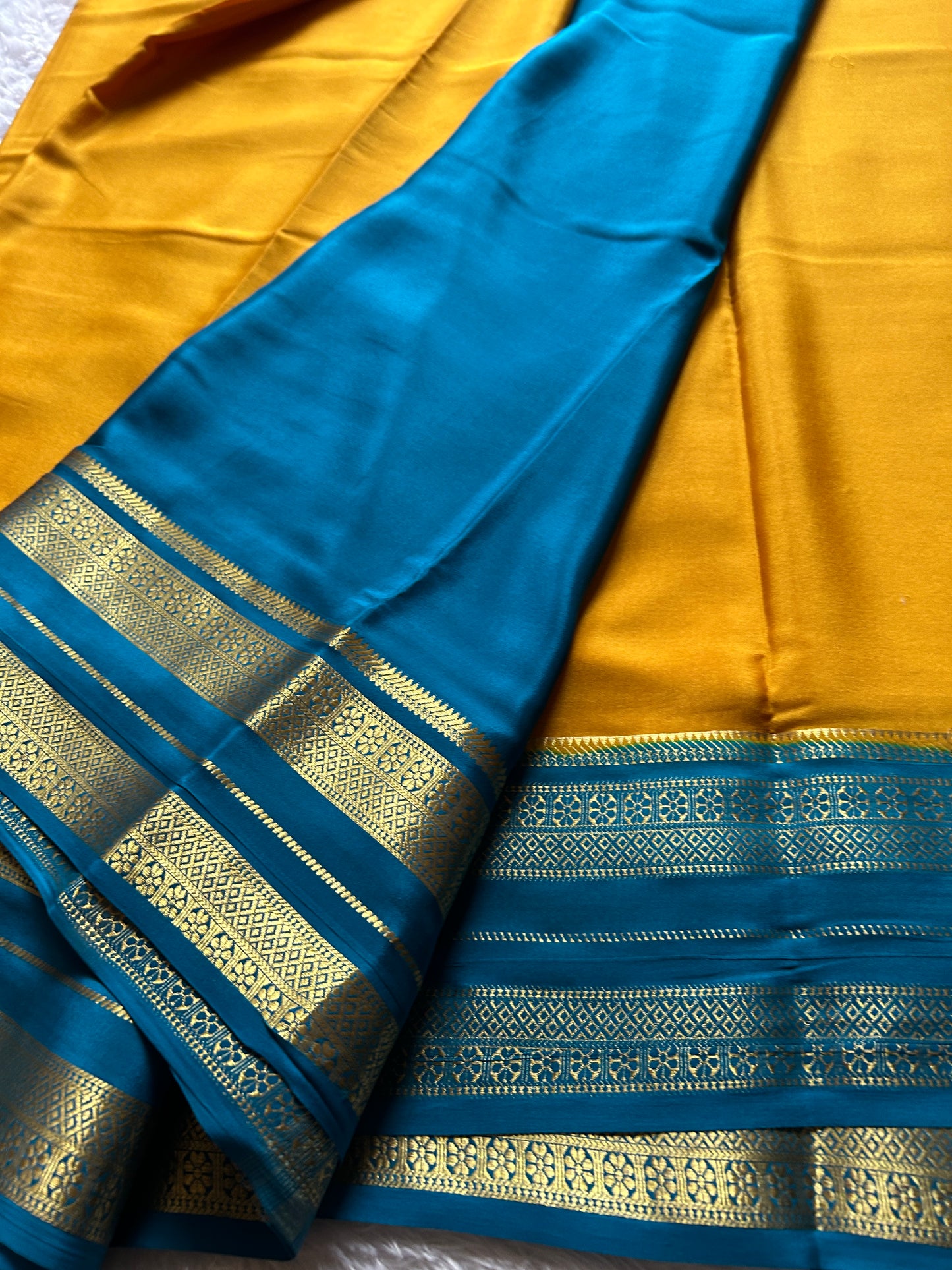 Raagini (2D) : Mustard-Teal