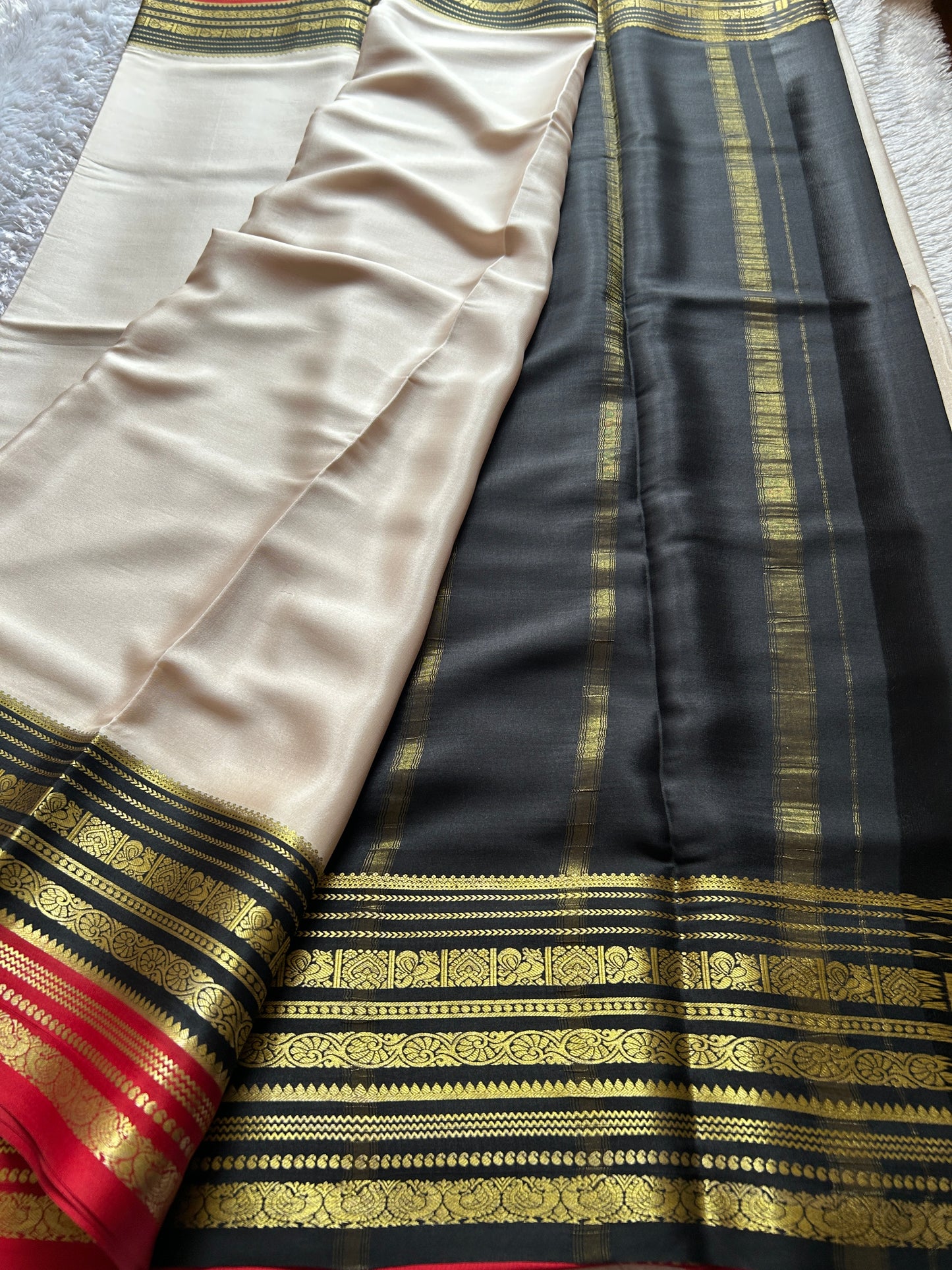 Kalpana (3D) : Offwhite- black-red