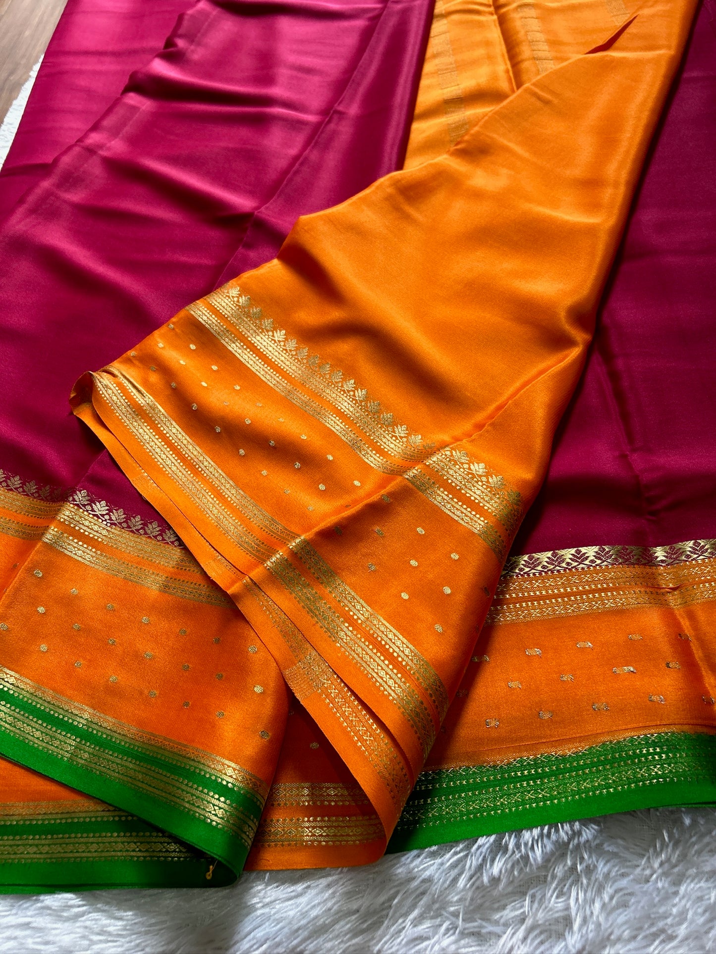 Drishti (3D) : Dark Pink-Orange-Green