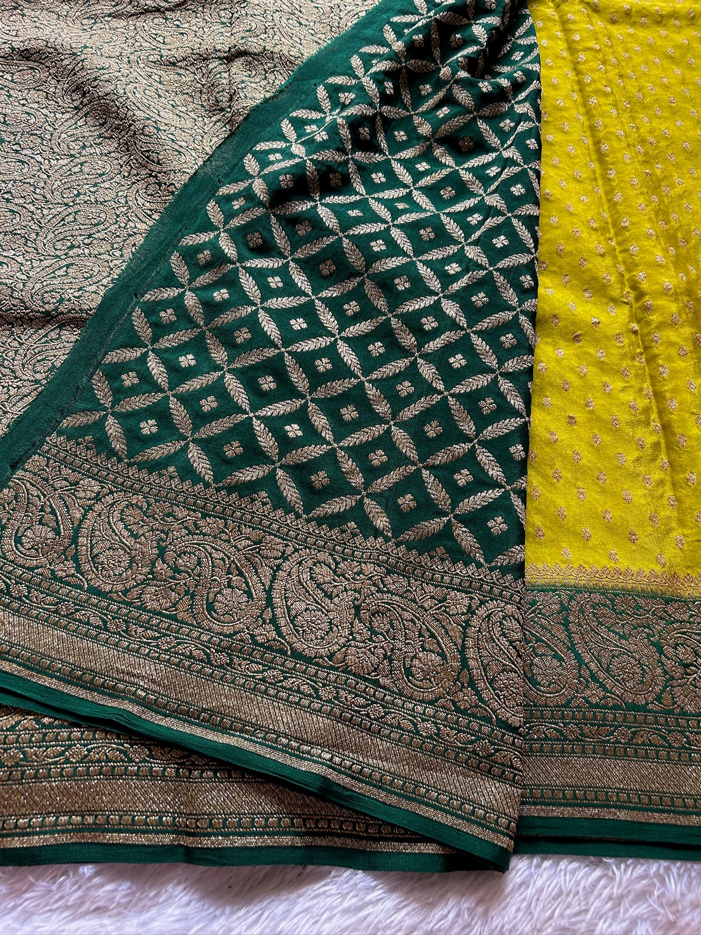 Menaka 2D) : Olive-dark green