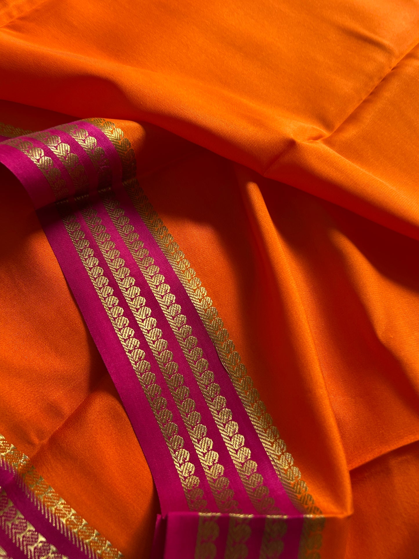 Aragini : Orange-Pink