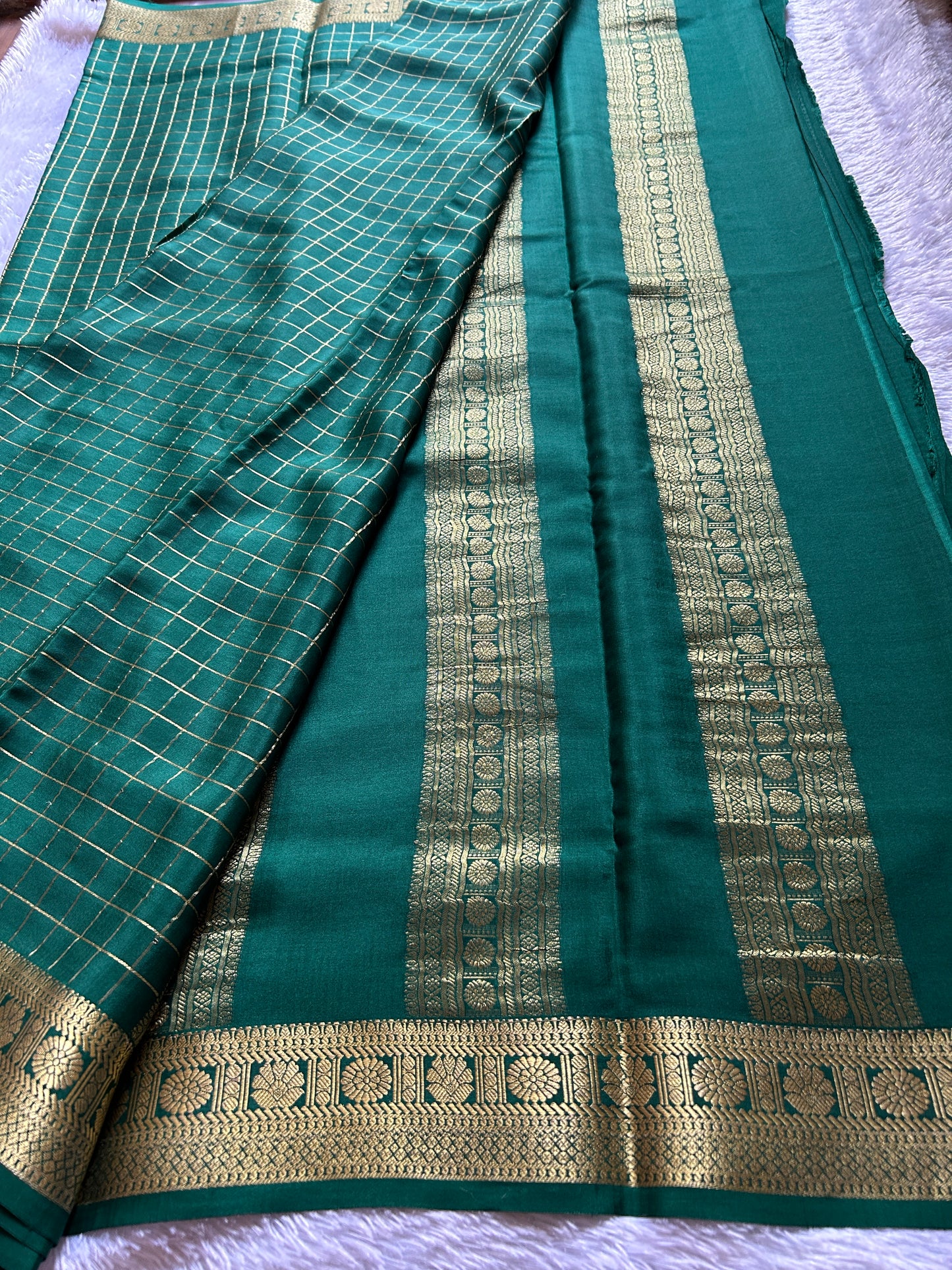 Chaya : Solid Bottle Green