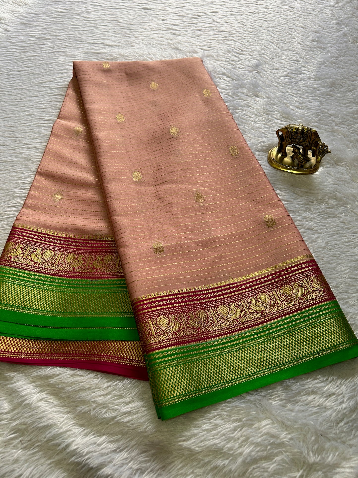 Amulya (3D) : Salmon pink- Dark pink-Green