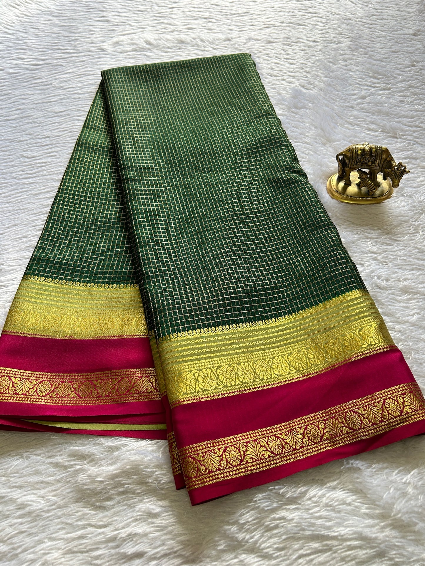 Gayatri (3D) : Bottle green-sage green-pink