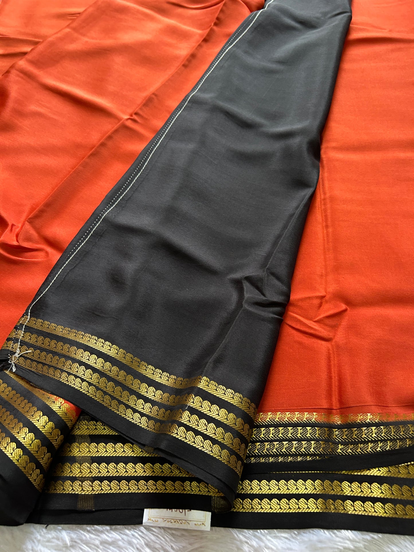 Aragini (2D) : Rust-Black