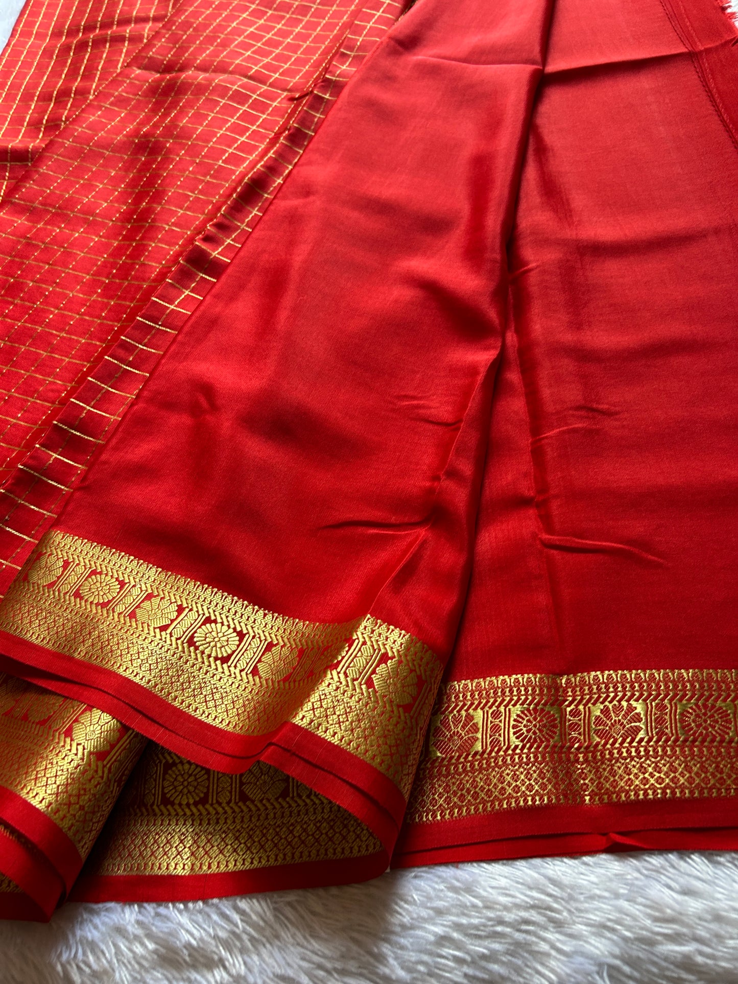 Chaya : Solid Red