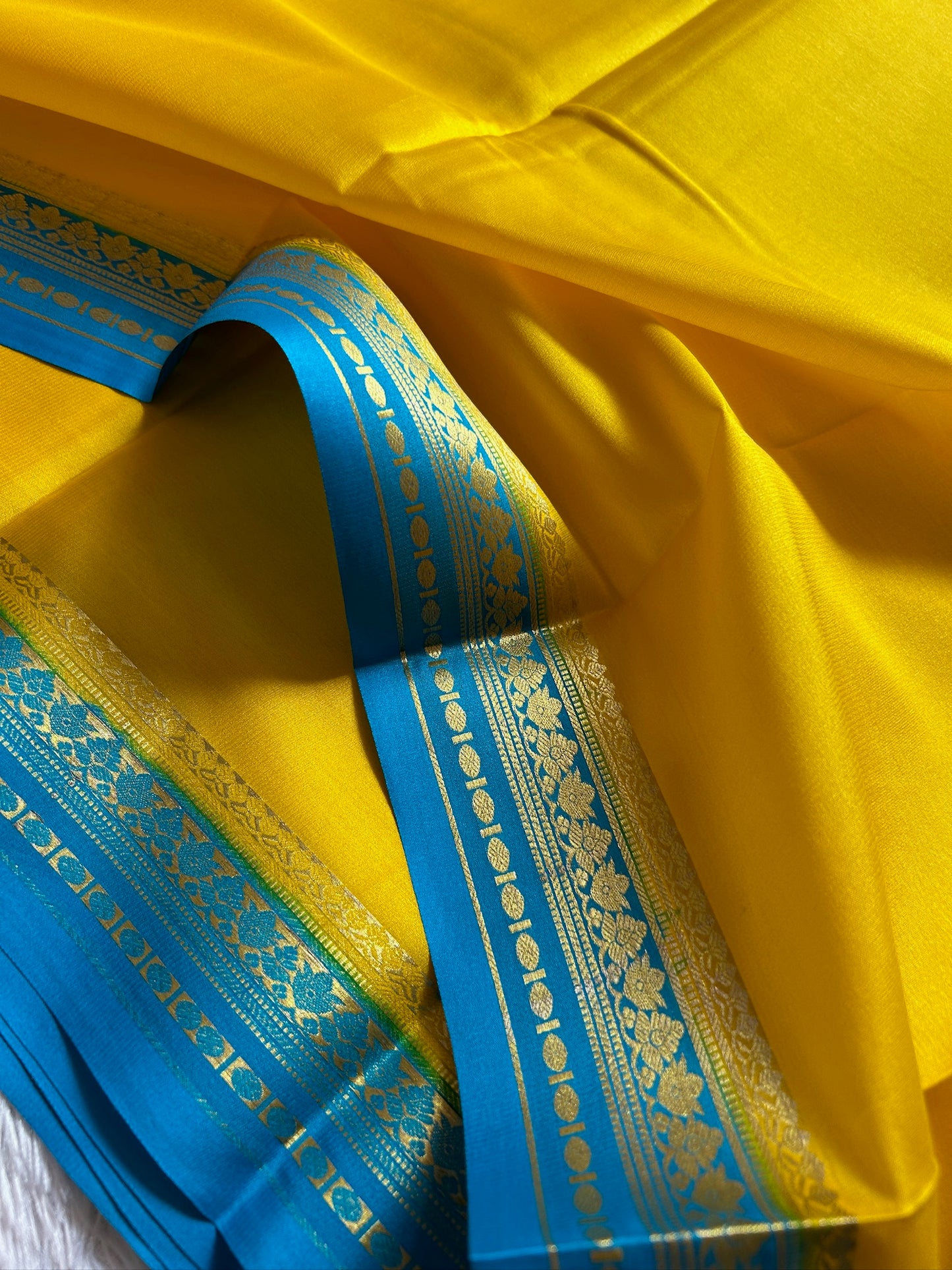 Sushmitha (2D) : yellow-blue