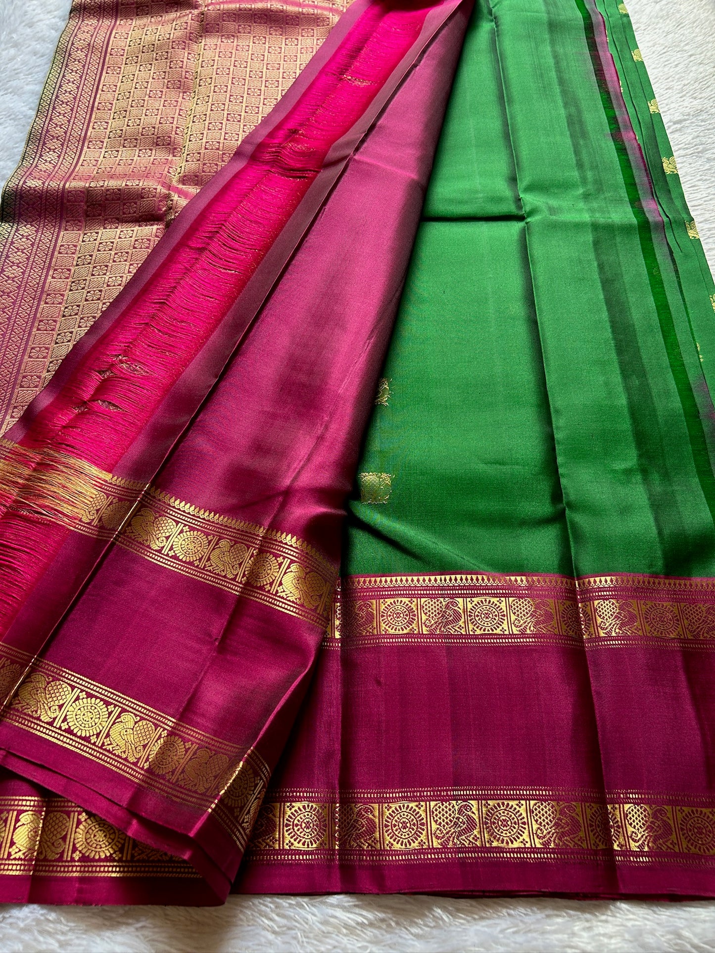 Lakshmi (2D) : bottle green-magenta