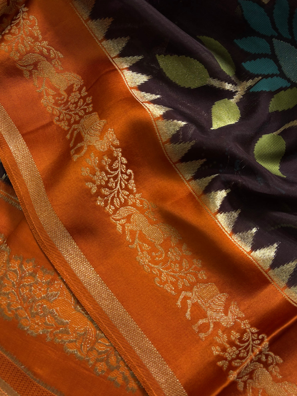 SS134 (2D) : Chocolate brown-rust orange