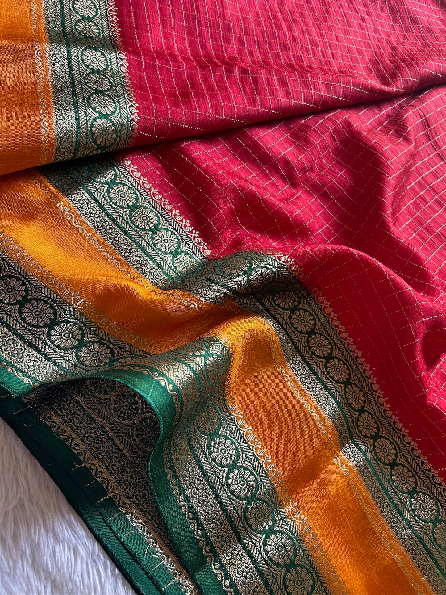 SS105 : Red-orange-green