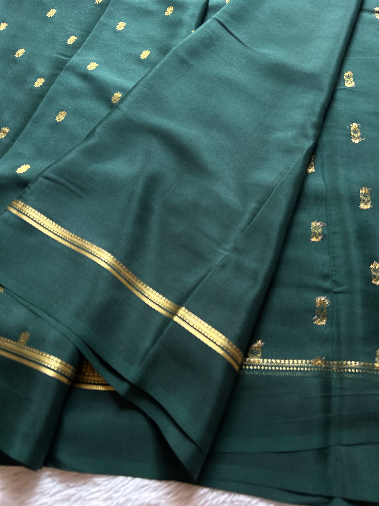 Sahana : Solid Dark bottle green