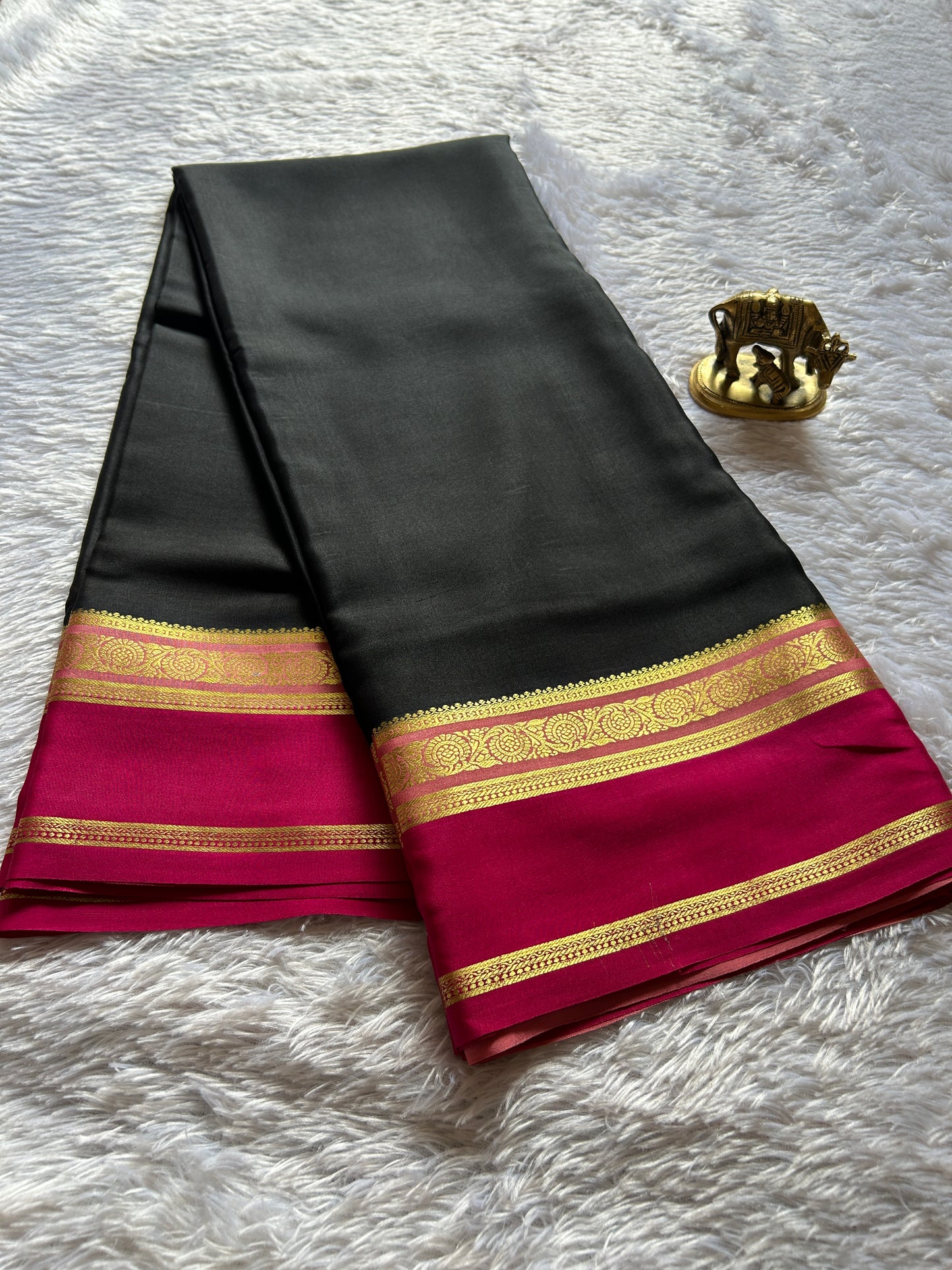 Tara (3D) : black-light pink-dark pink