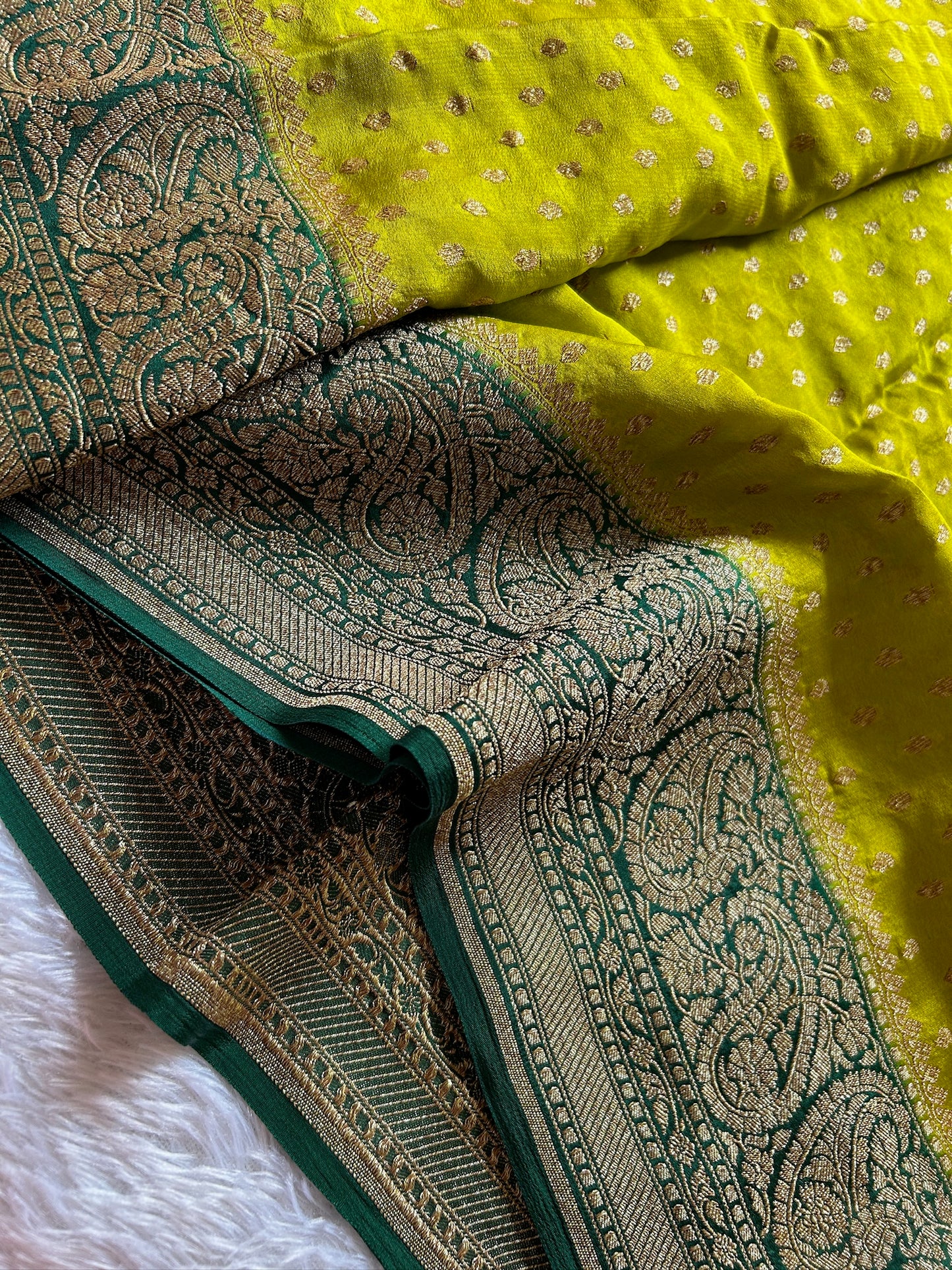 Menaka 2D) : Olive-dark green