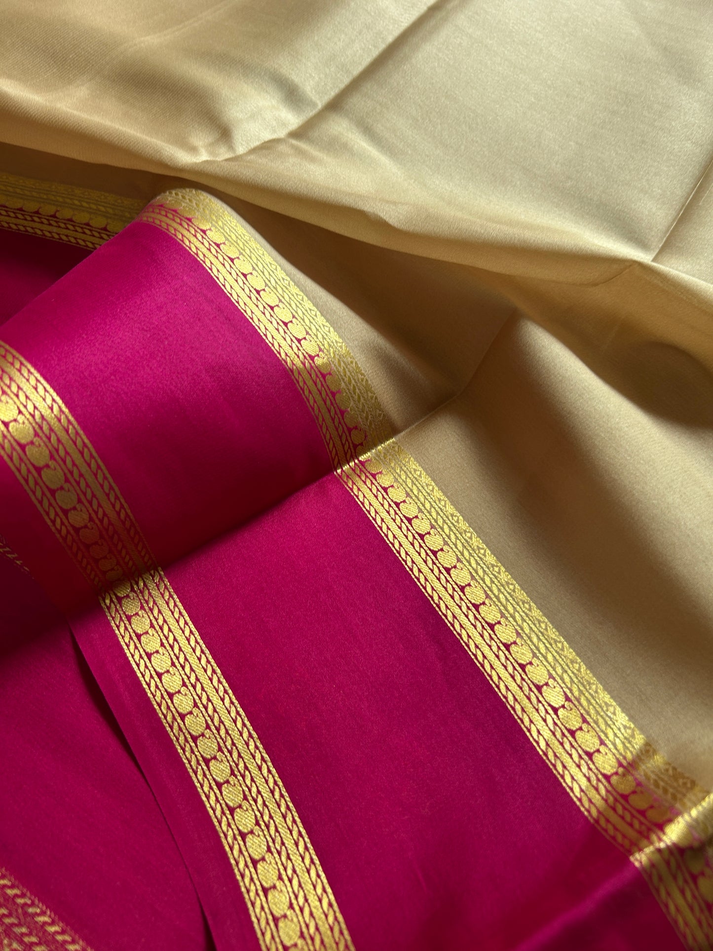 Malathi (2D) : Beige-Pink