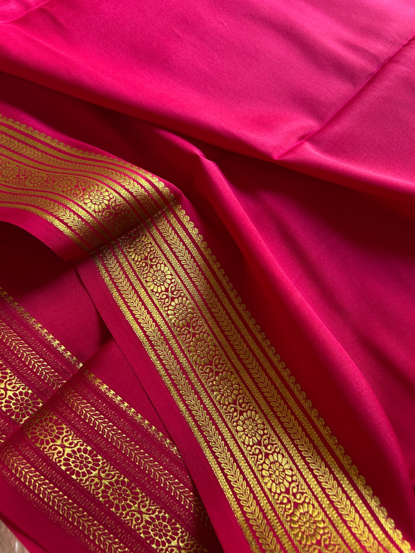 Devika : Solid pink