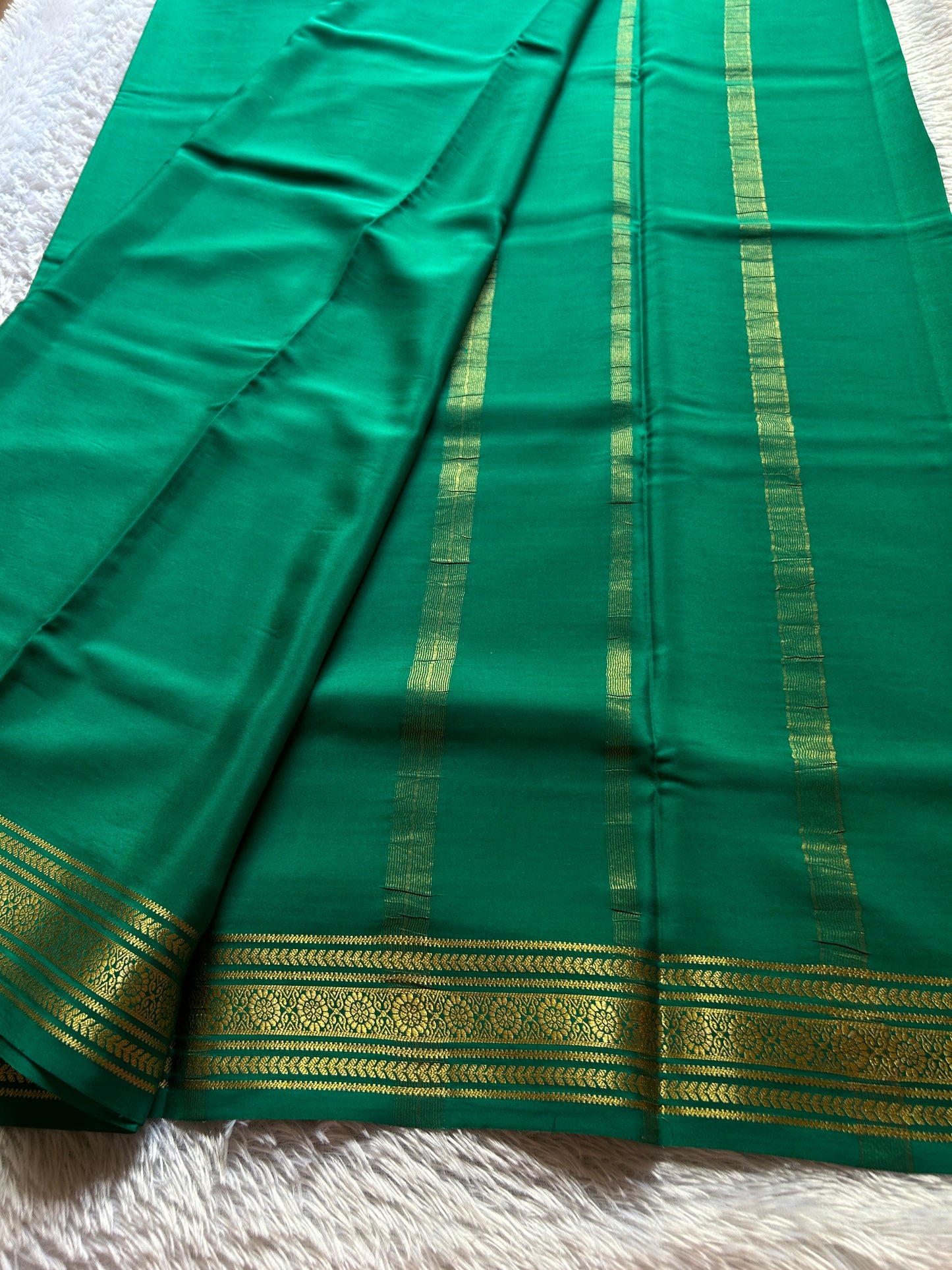 Devika : Solid Dark Rama green