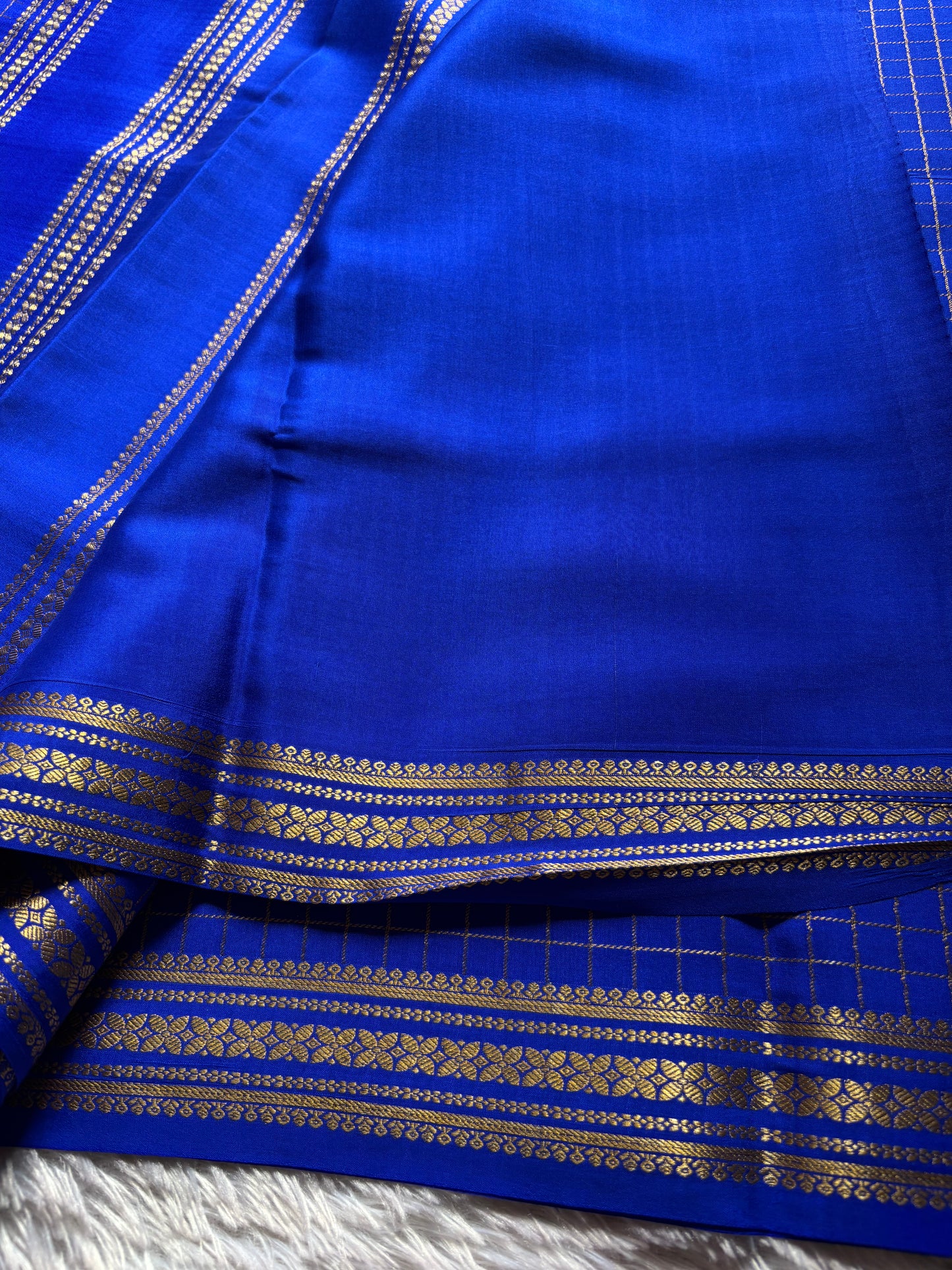 Madhura : Solid Royal blue