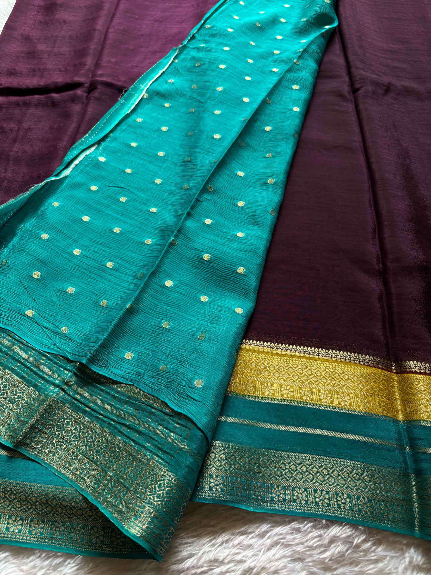 SS107 (3D) : Deep plum-yellow-sea green