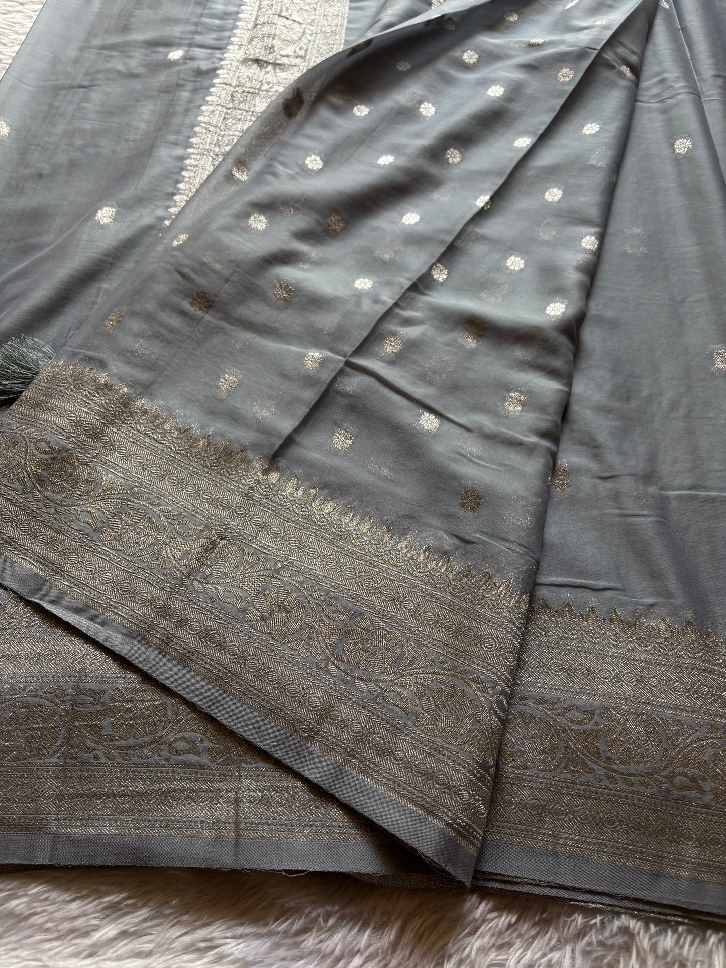 SS115 : Solid Steel grey