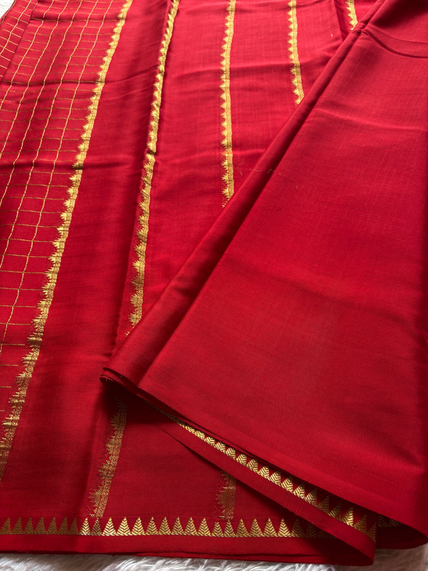 Malavika : Solid Red
