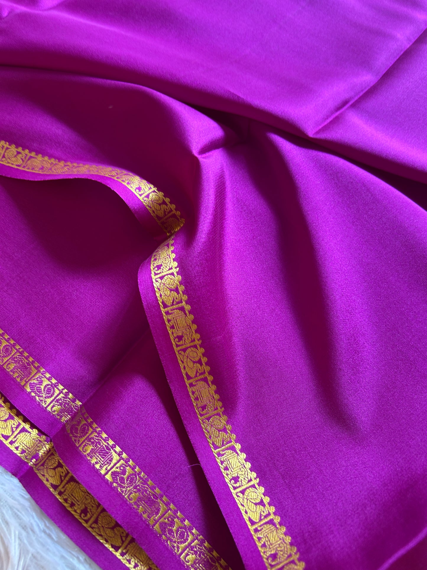 Gaana : Solid Magenta