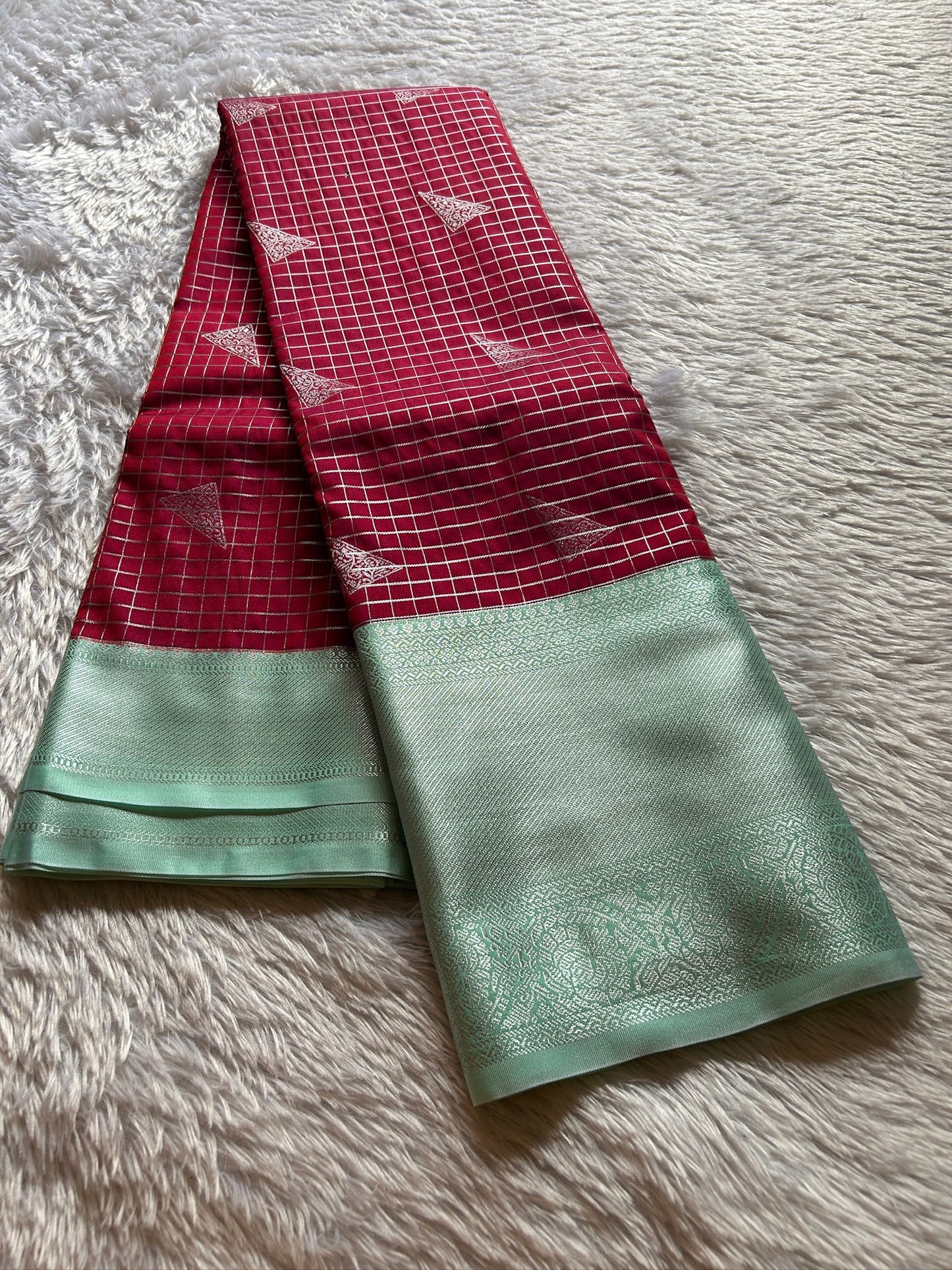 Semi soft silk (2D) : Maroon-mint green
