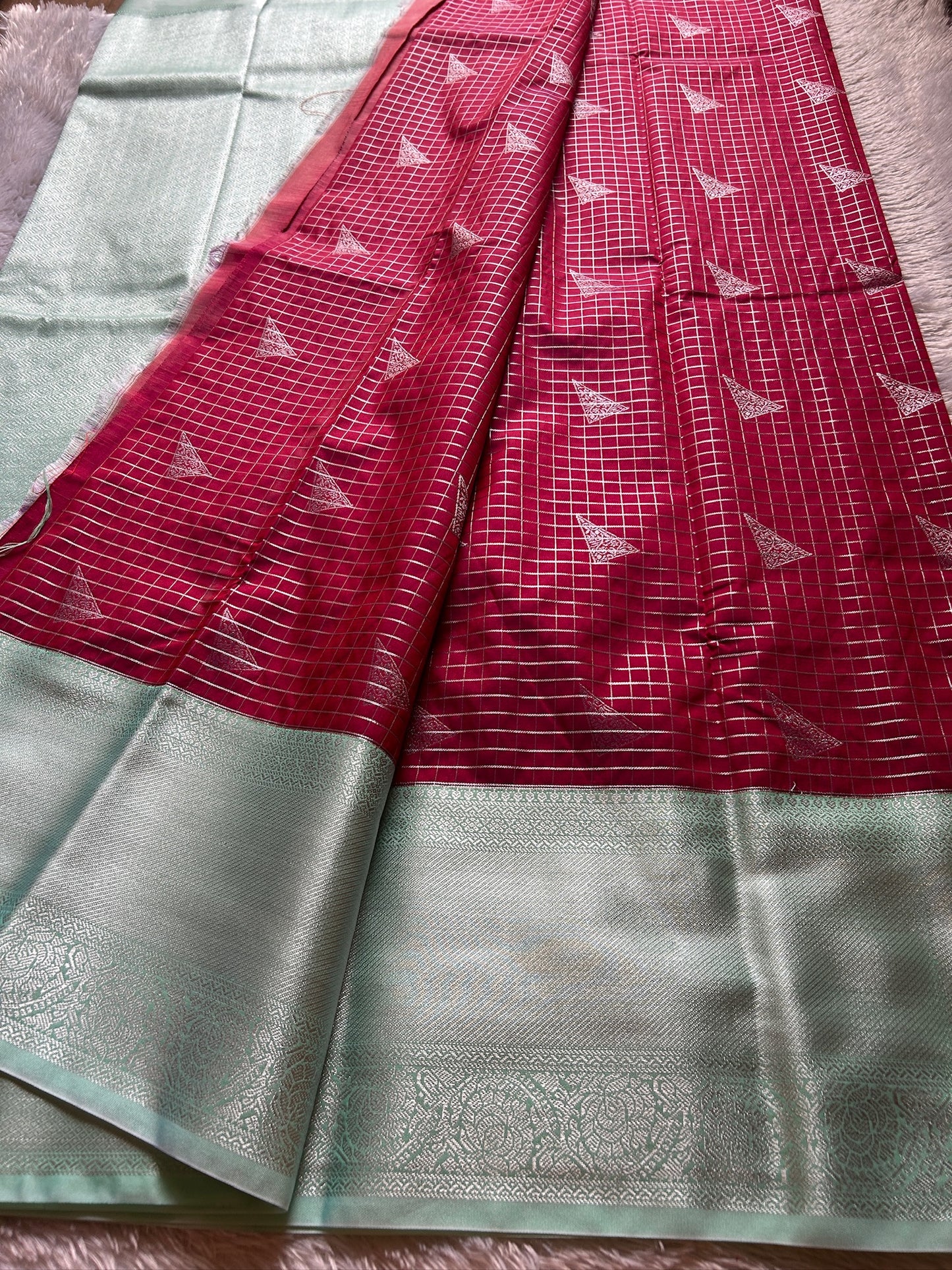 Semi soft silk (2D) : Maroon-mint green