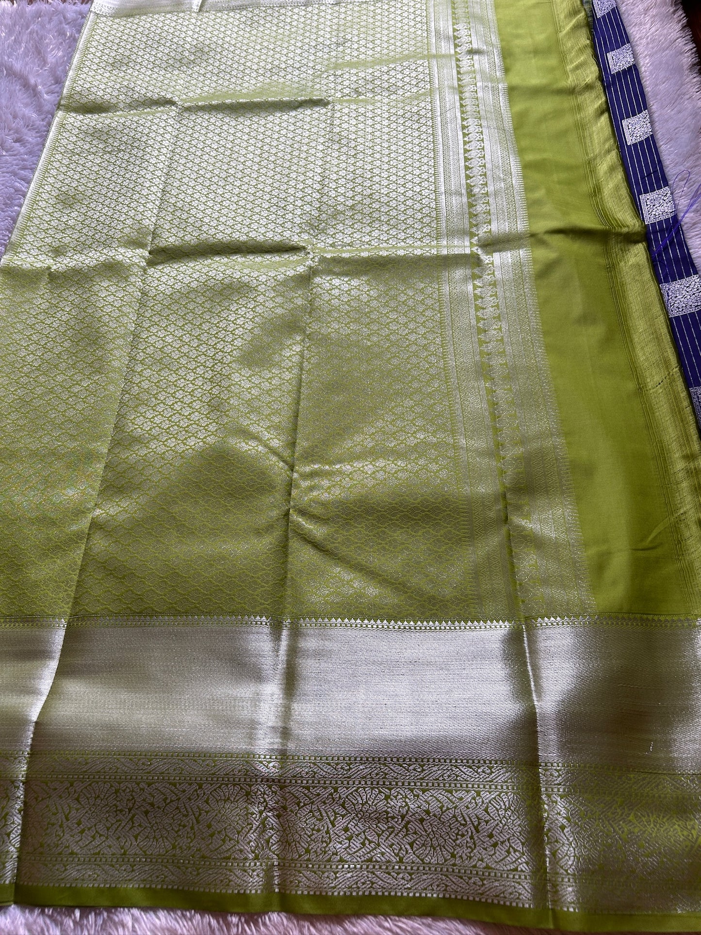 Semi soft silk (2D) : Navy blue-olive green