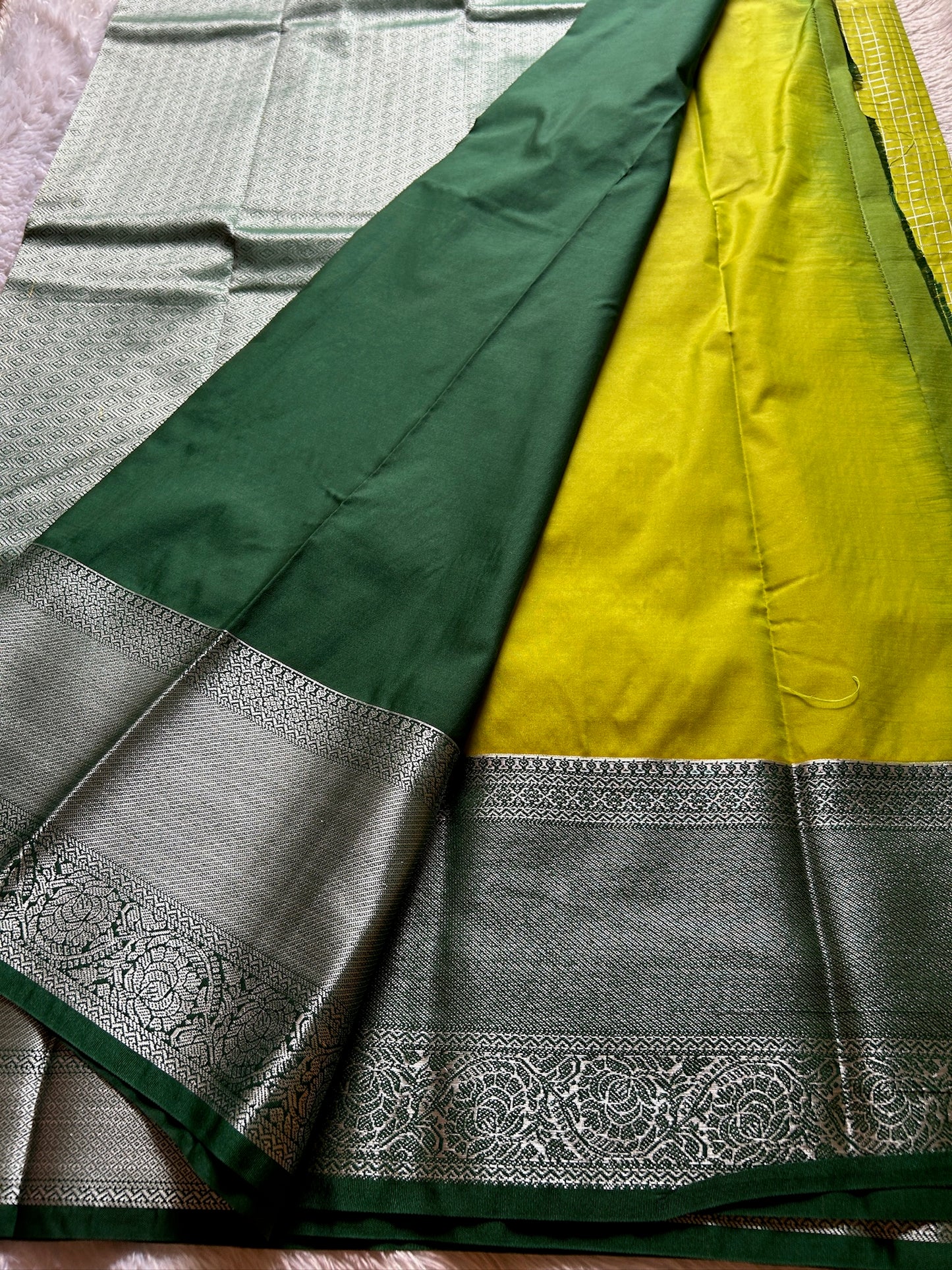 Semi soft silk (2D) : Olive green-bottle green