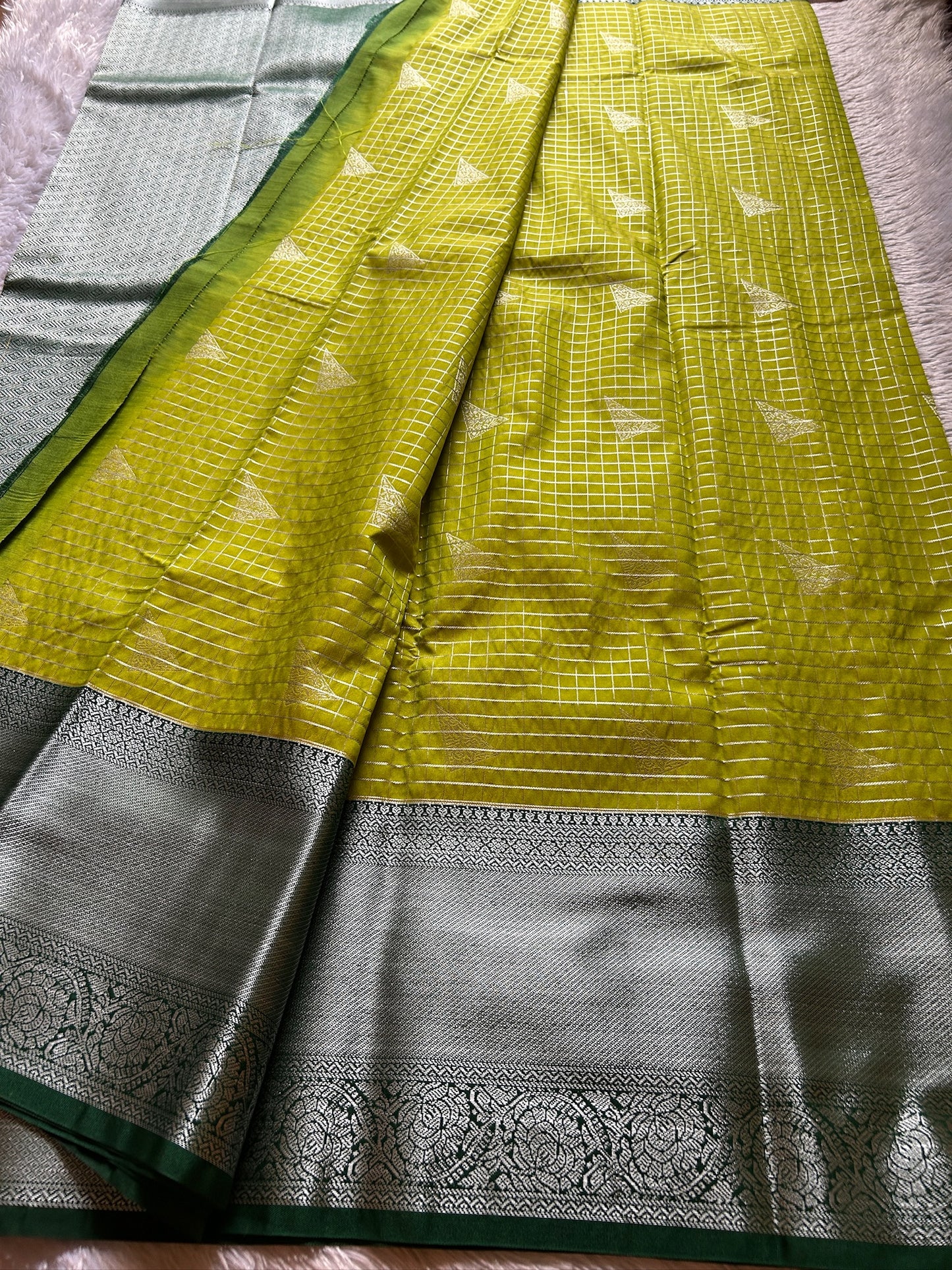 Semi soft silk (2D) : Olive green-bottle green