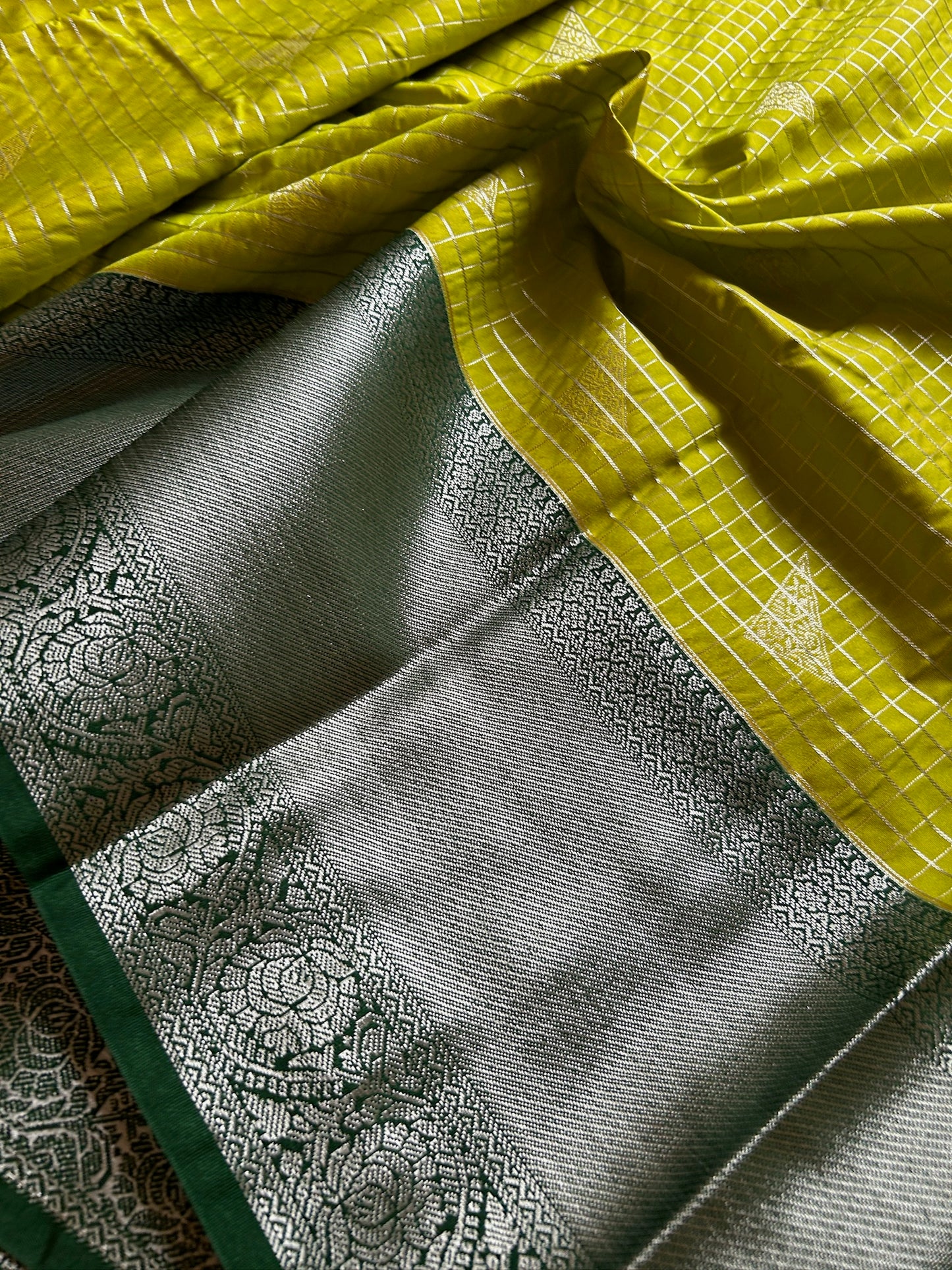Semi soft silk (2D) : Olive green-bottle green