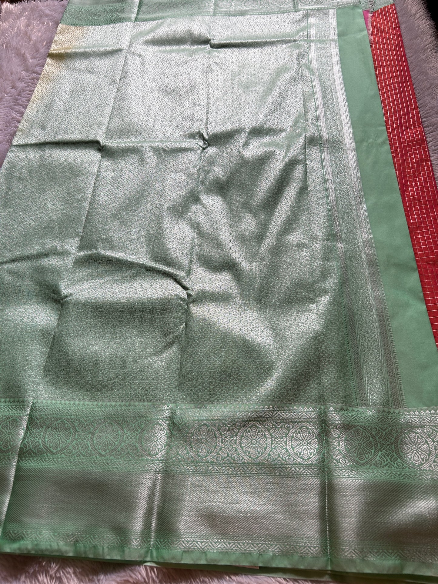 Semi soft silk (2D) : Brick red-mint green