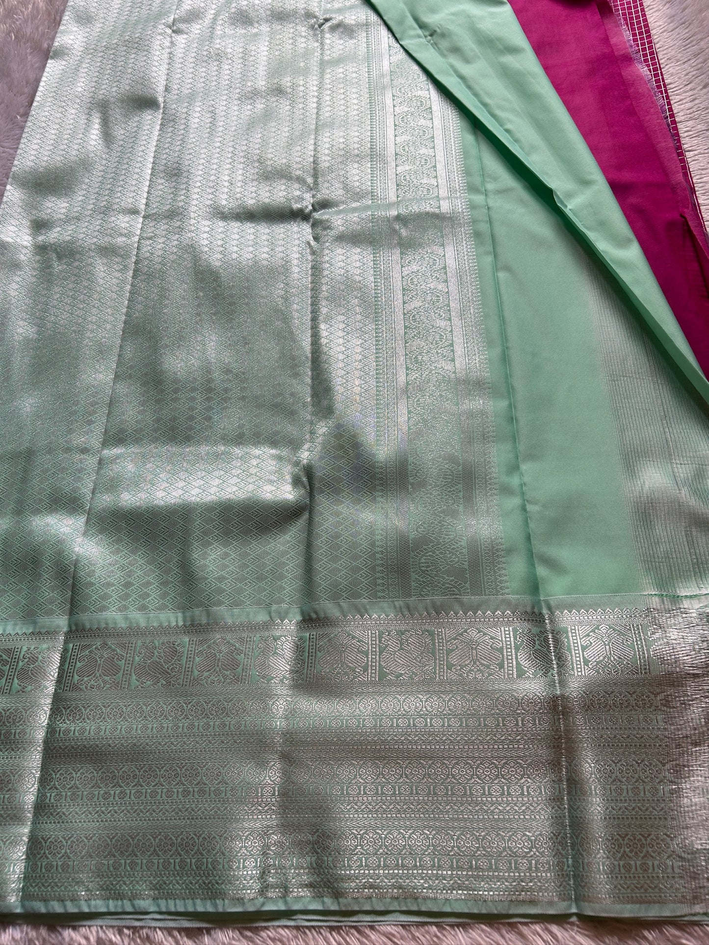 Semi soft silk (2D) : Maroon-mint green