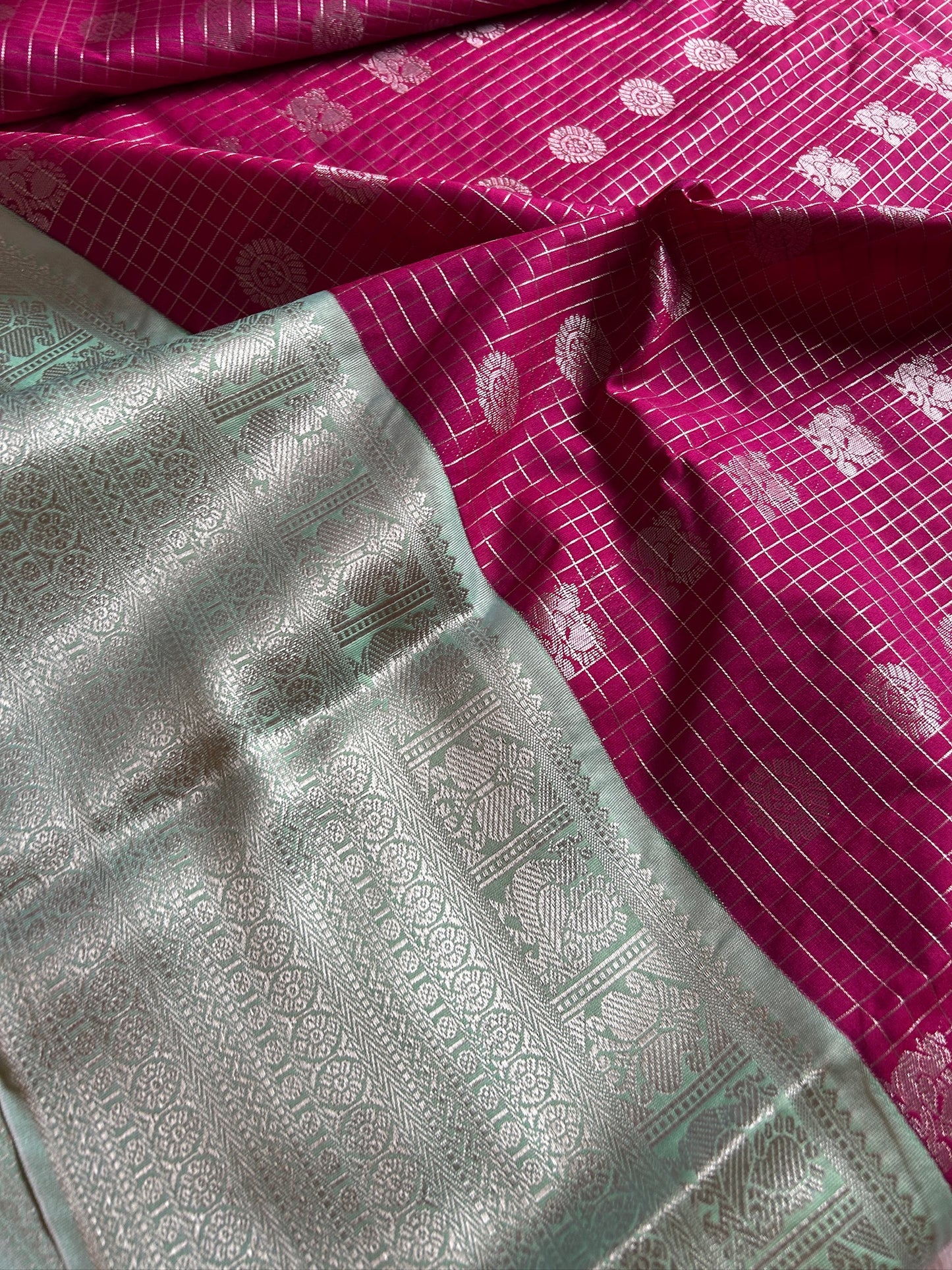 Semi soft silk (2D) : Maroon-mint green