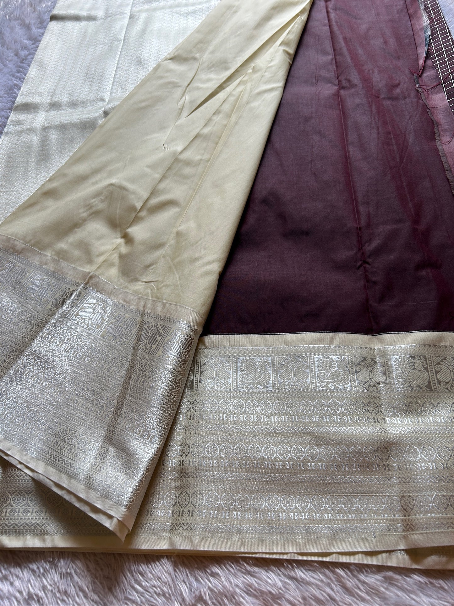Semi soft silk (2D) : Coffee brown-off white