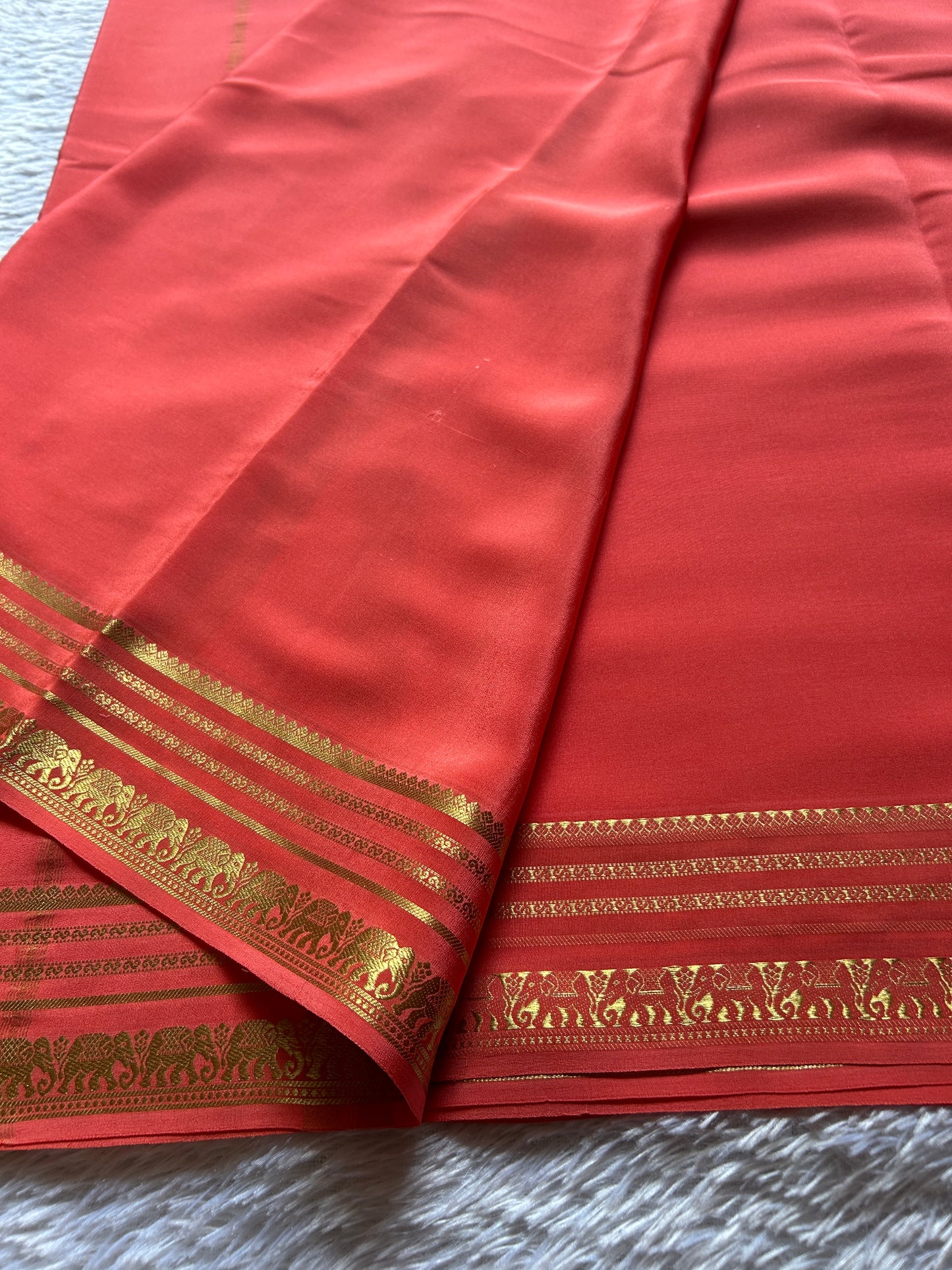 Eshwari : Solid Coral