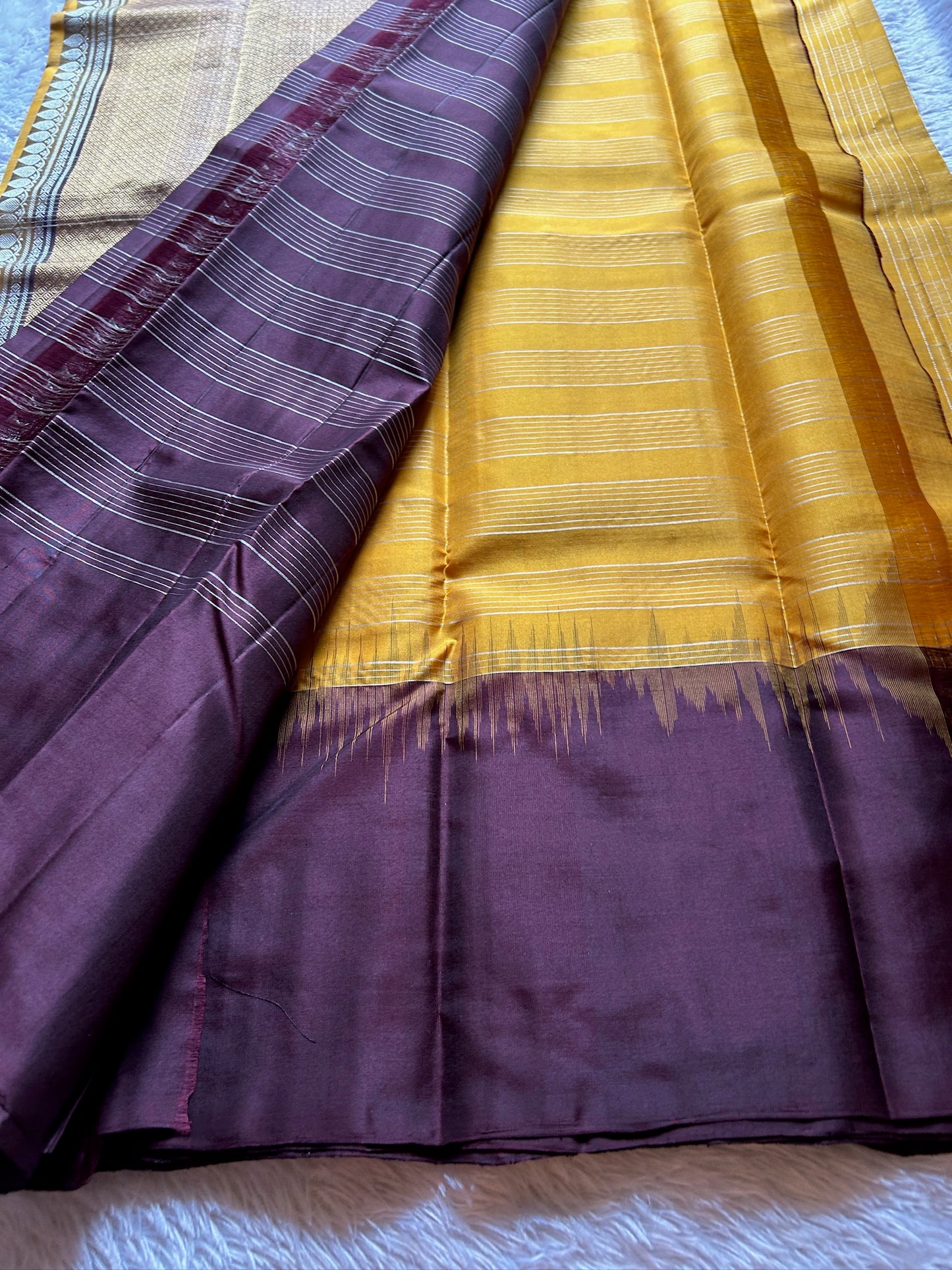 Aruna (2D) : Golden yellow-plum