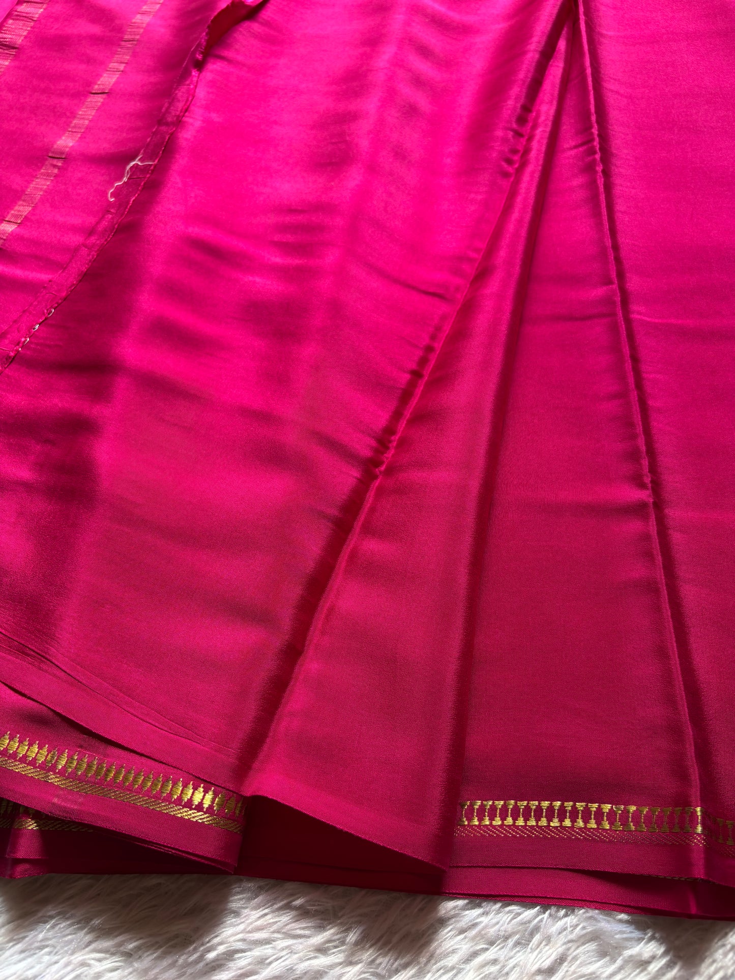 Rukmini : Solid Rani pink