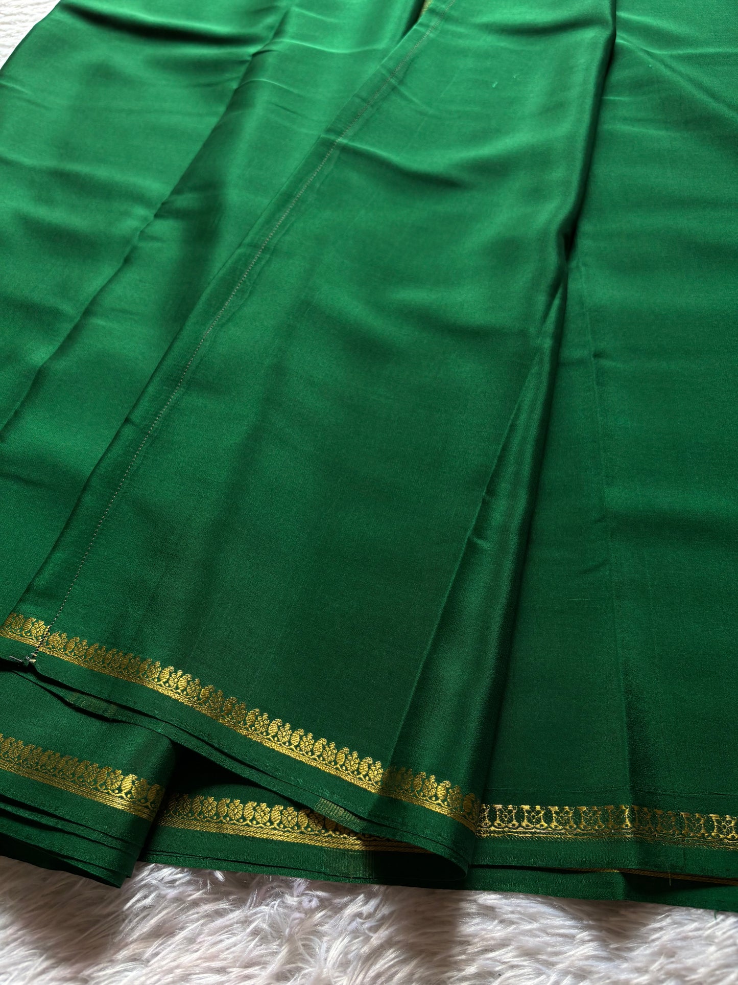 Nitya : Solid Bottle green