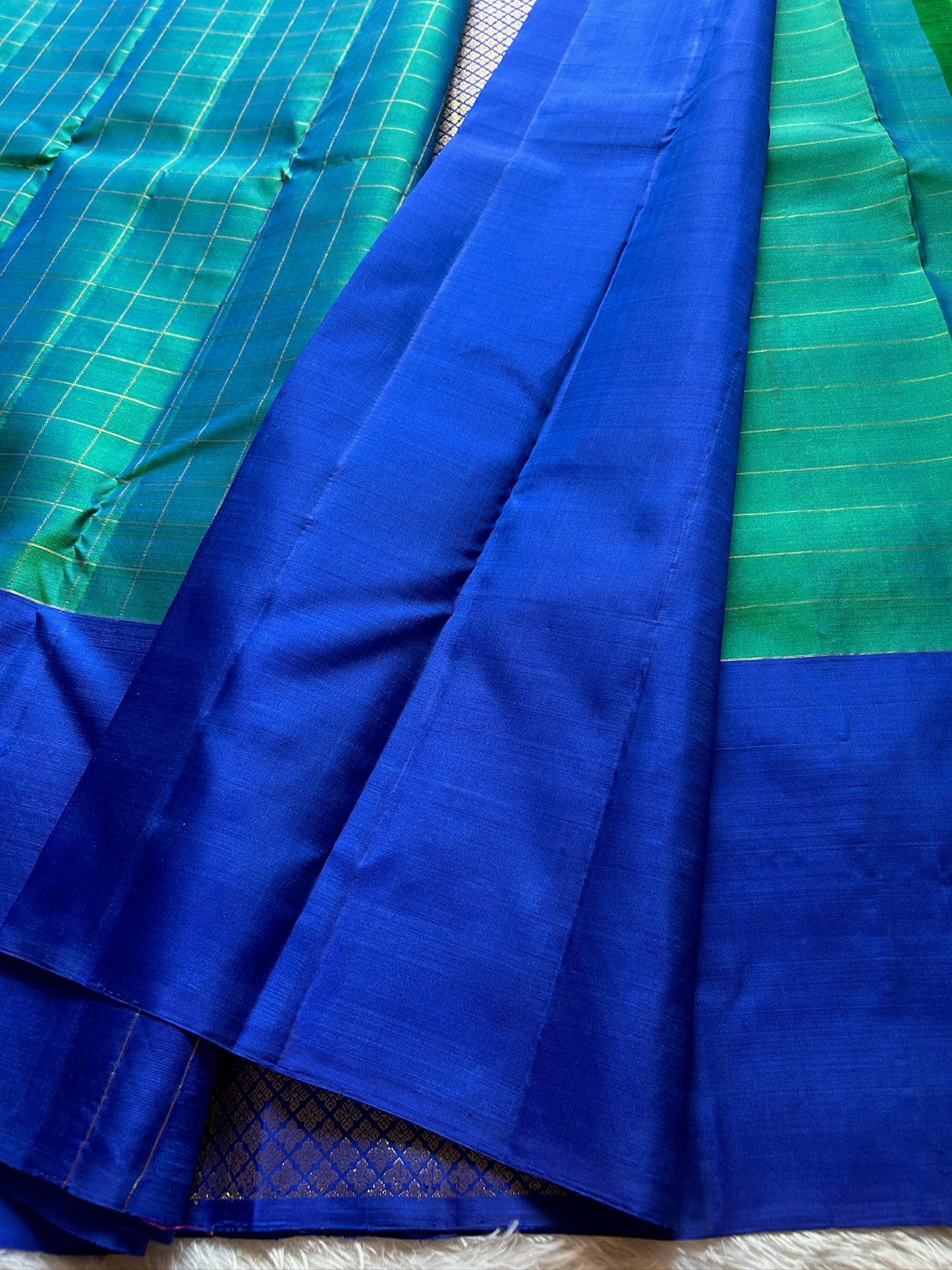 Anandhi (2D) : Turquoise-royal blue