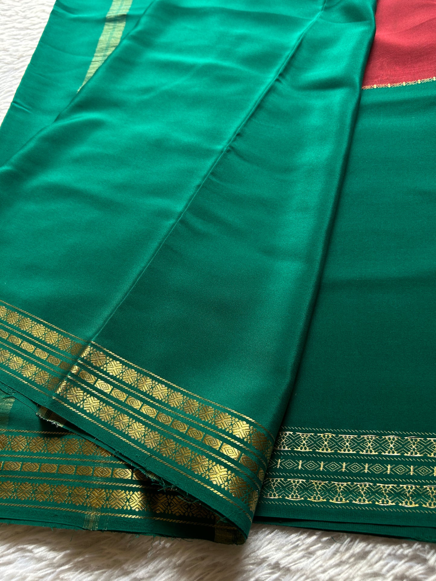 Suraksha (2D) : Maroon-rama green