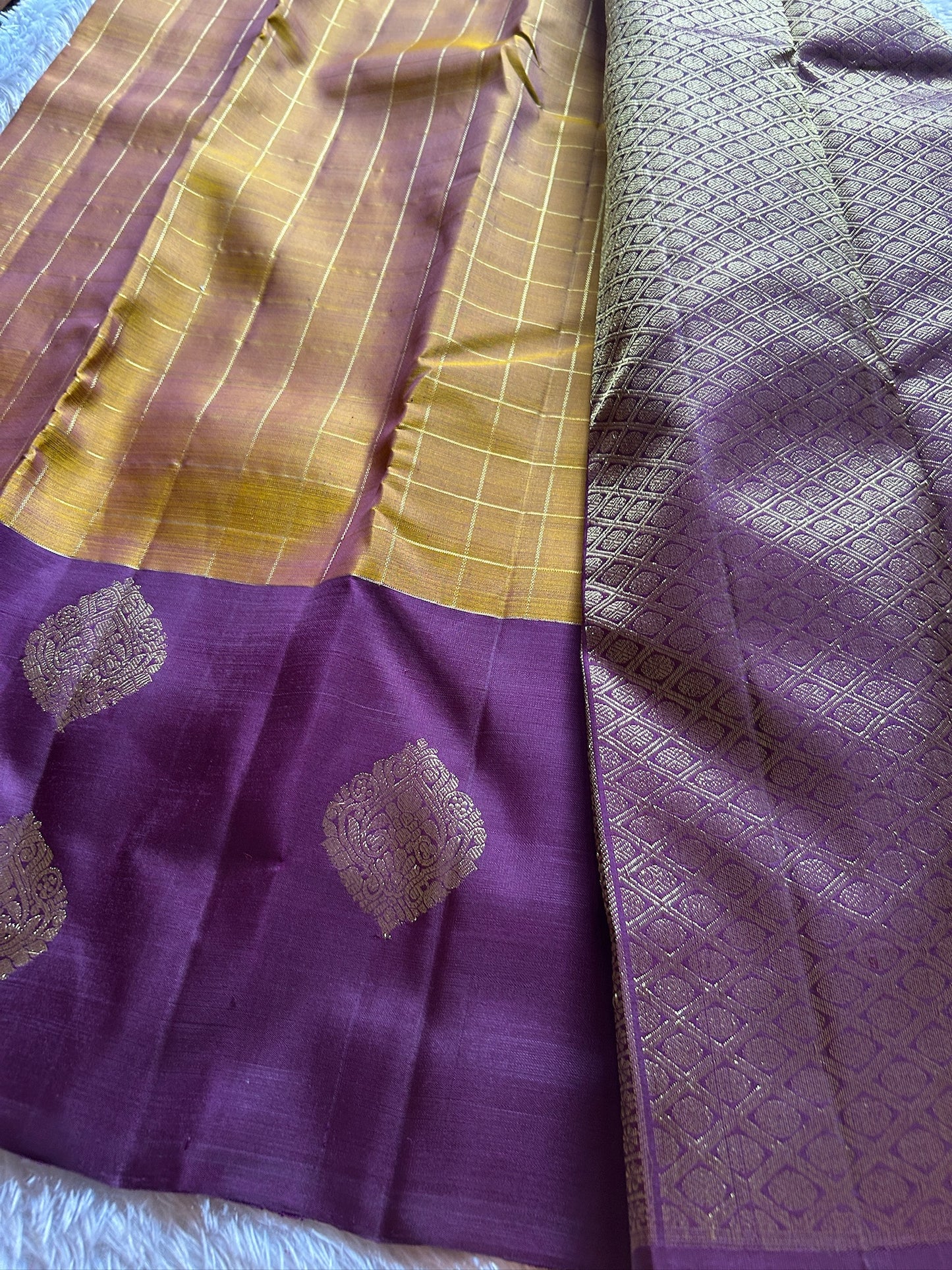 Anandhi (2D) : Mustard-magenta