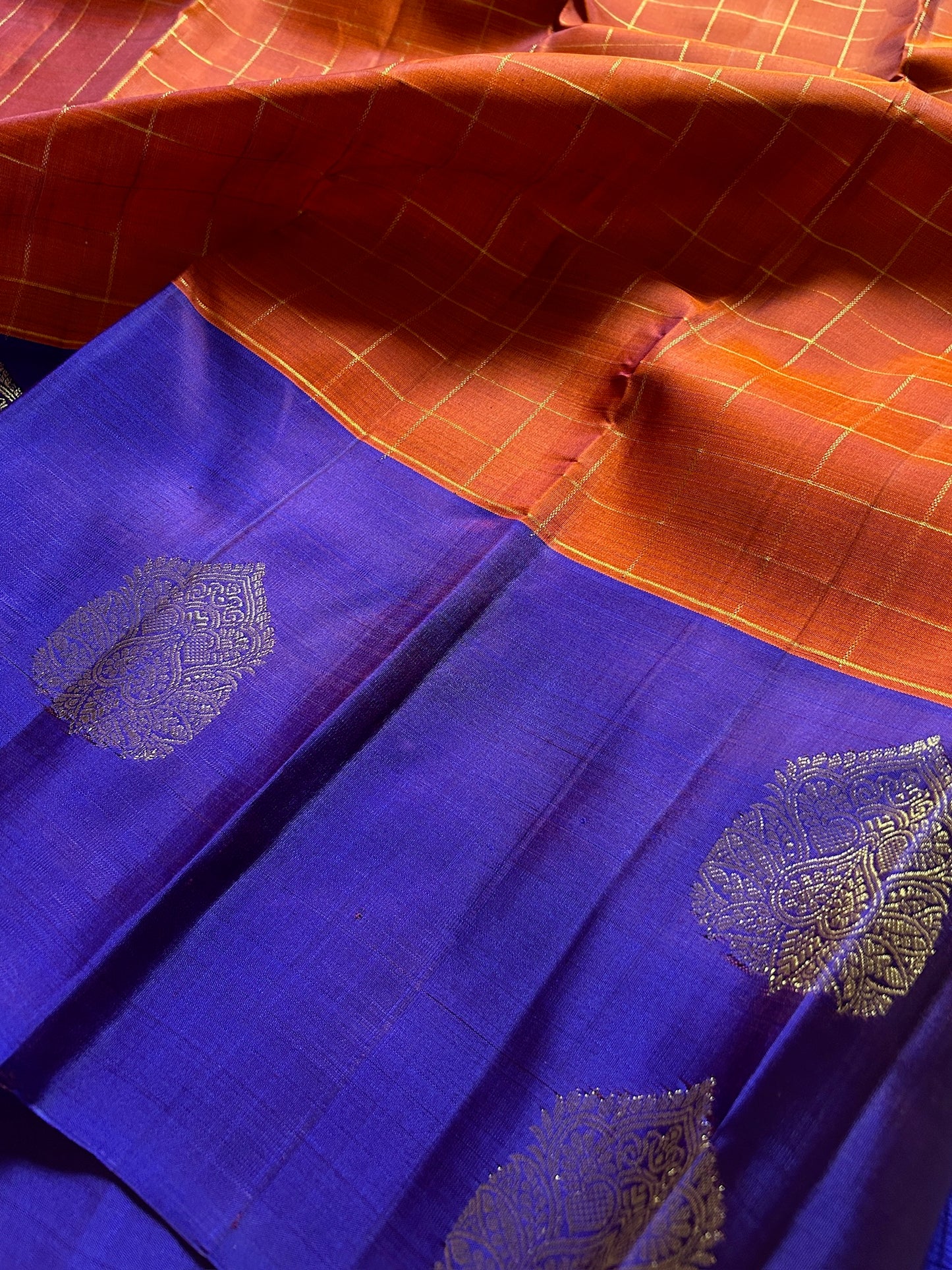Anandhi (2D) : Rust orange-royal blue